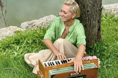 Kirtan mit Jahnava &amp; Friends