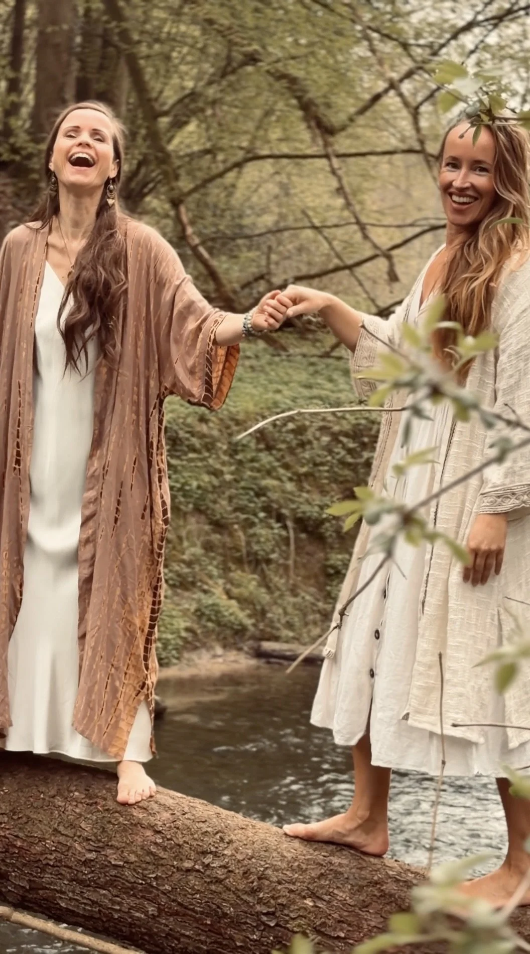  <span class="sqsrte-text-color--accent">Aleah Gandharvika &amp; Elena Escouflaire </span>- Mantra Konzert