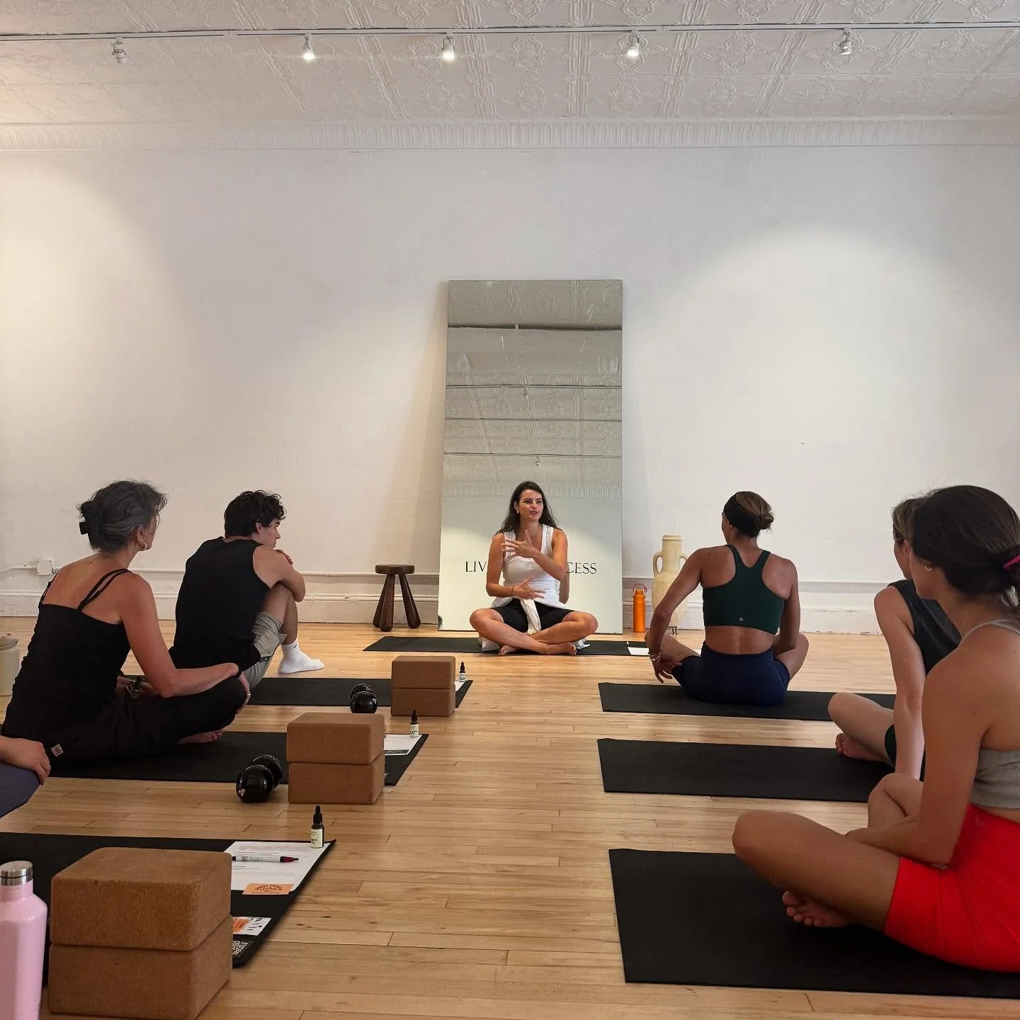 FUNCTION + FORM— a space to learn, move, and integrate. thanks to those who joined. we hope to do it again soon!
@helenvphelan @livetheprocess