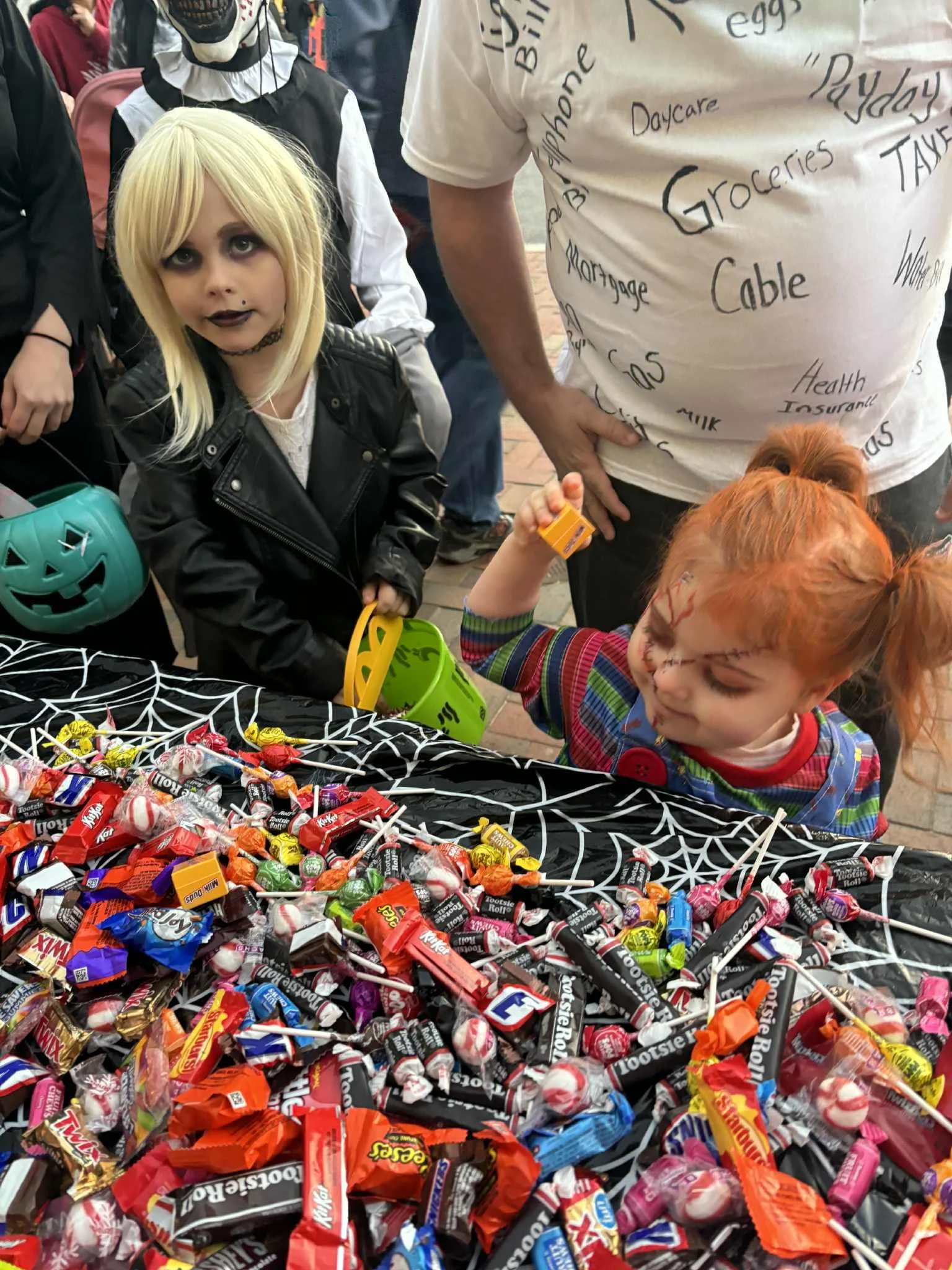 DAA Volunteers Join in the Halloween Fun at “Scares on the Square”