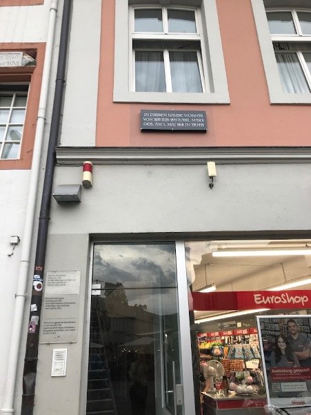 Simeonstrasse - Plaque for Karl Marx who lived in Trier