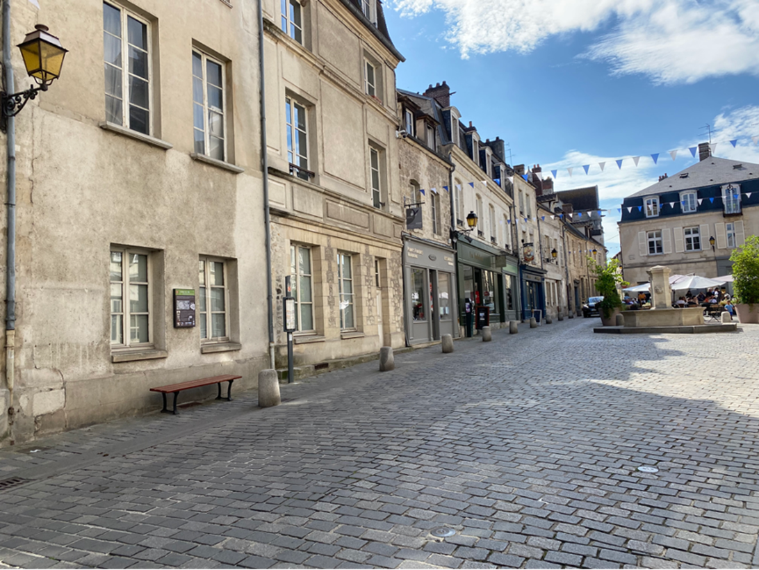 Senlis on a Sunday