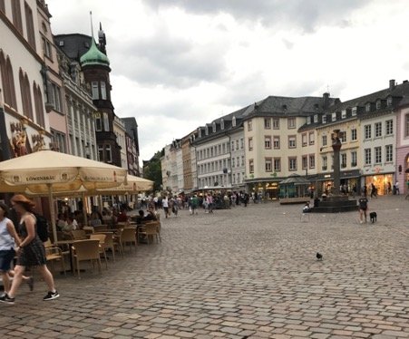 Hauptmarkt (main square, Trier) – looking towards Simeonstrasse where
M.d’Arblay lodged from the corner of Dietrichstrasse where Fanny stayed
