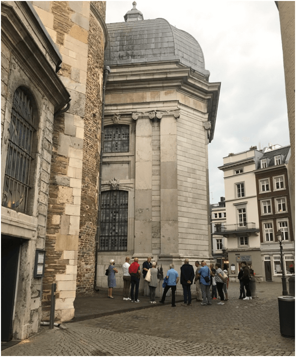 The Octagon forms the centre piece of Aachen Cathedral. It was built by Charles the Great at the end of the 8th century Aachen Cathedral became the first German monument to be added to the UNESCO list of world cultural heritage