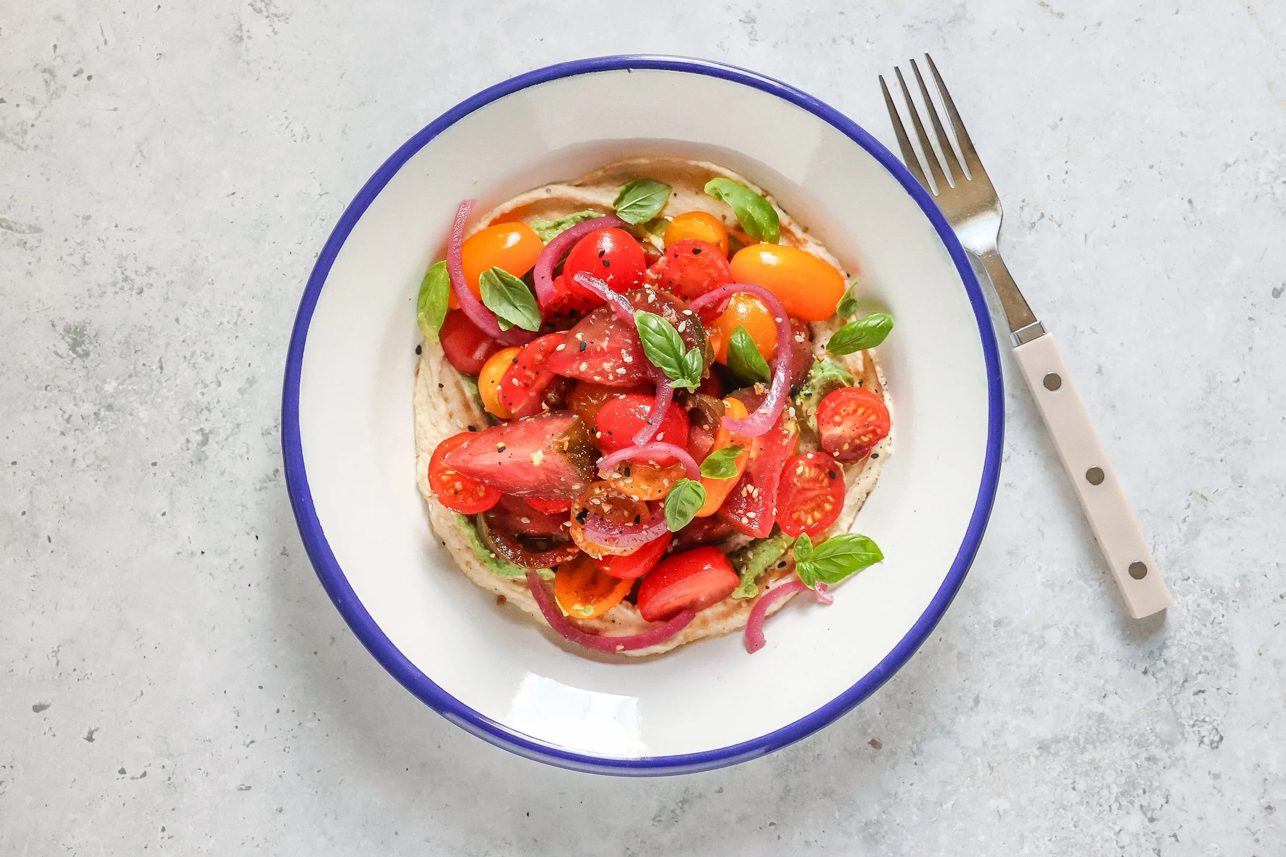 Rezept für Tomatensalat mit Bohnenhummus