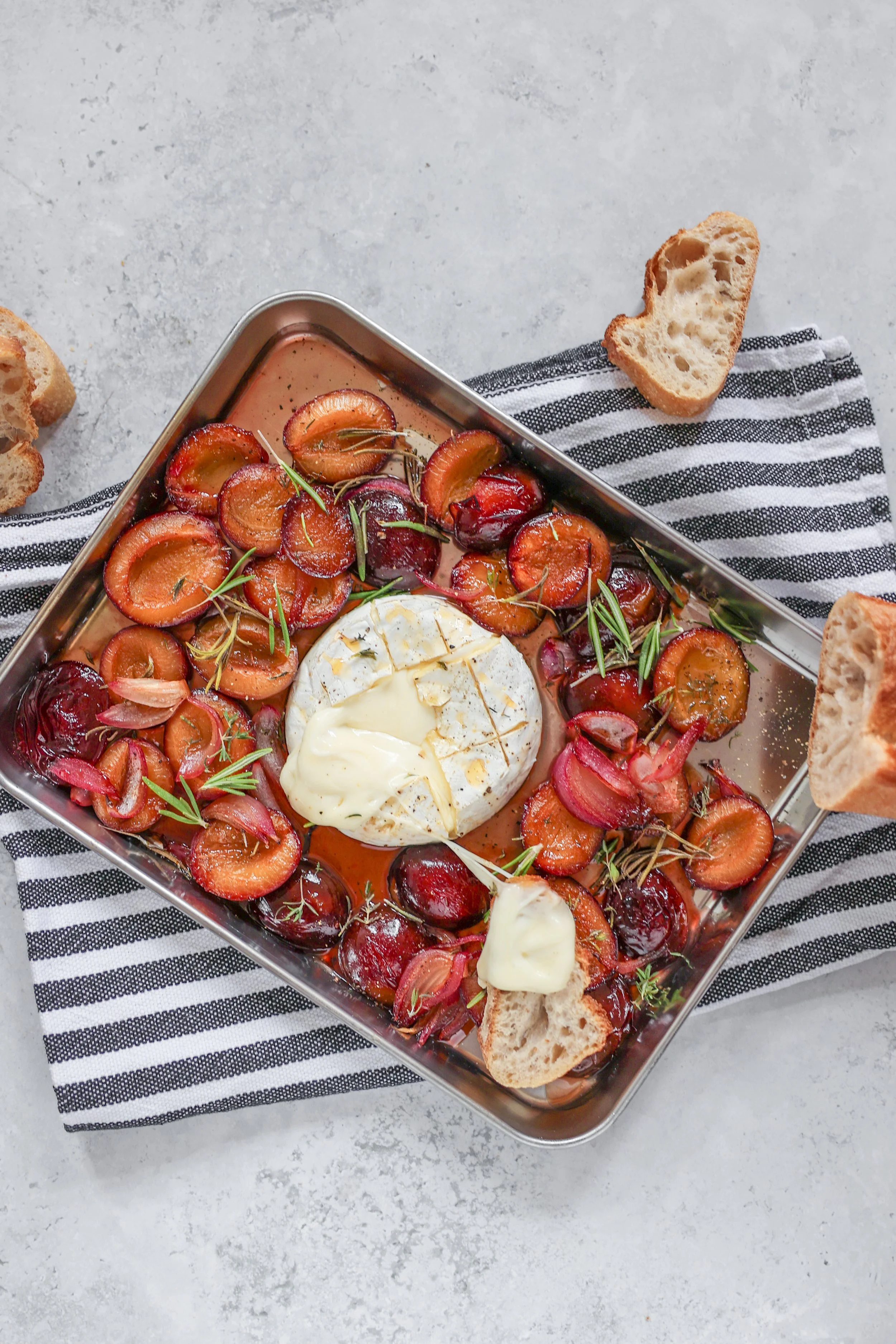Rezept für Gebackener Camembert mit Zwetschgen
