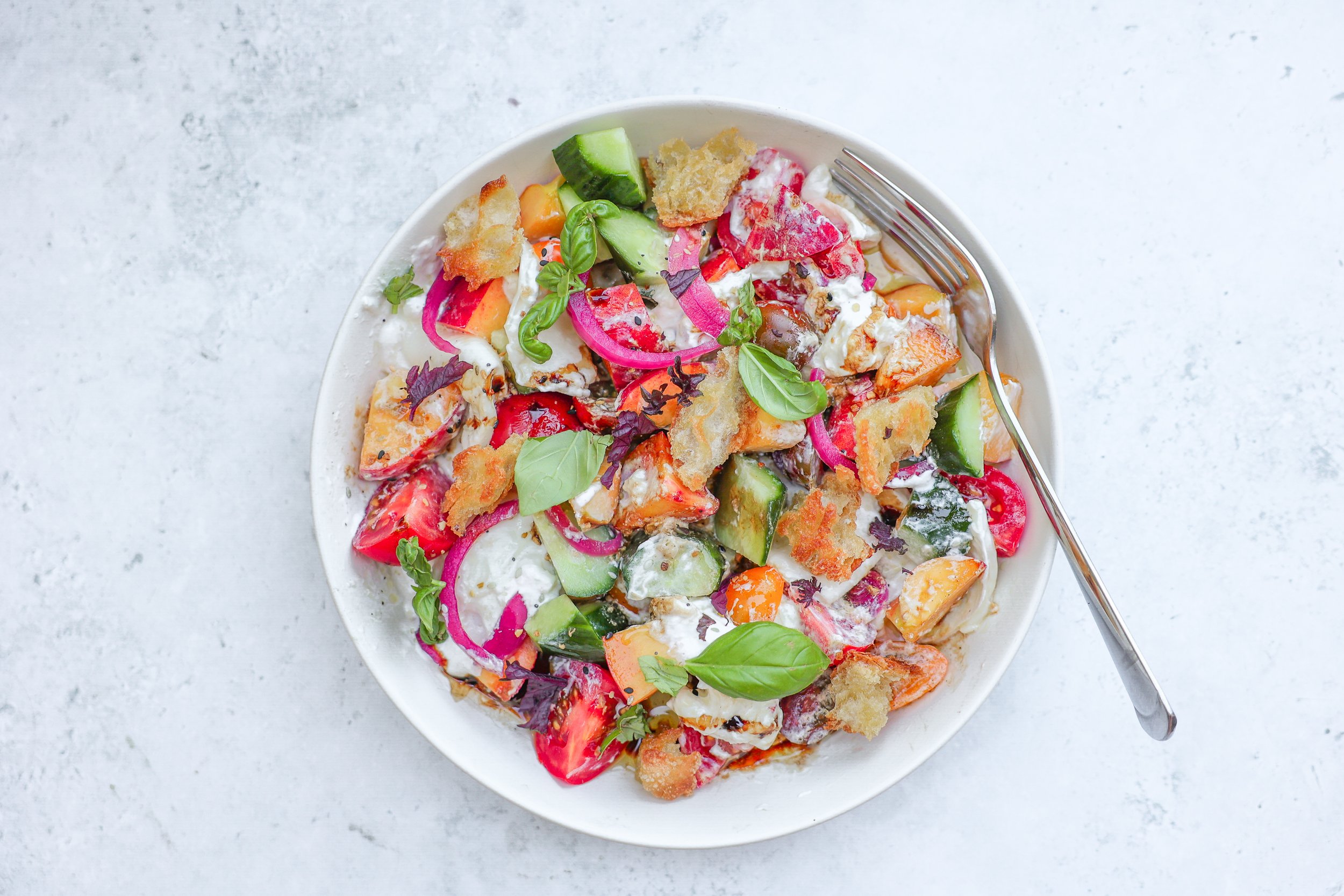 Rezept für Panzenella mit Hüttenkäse
