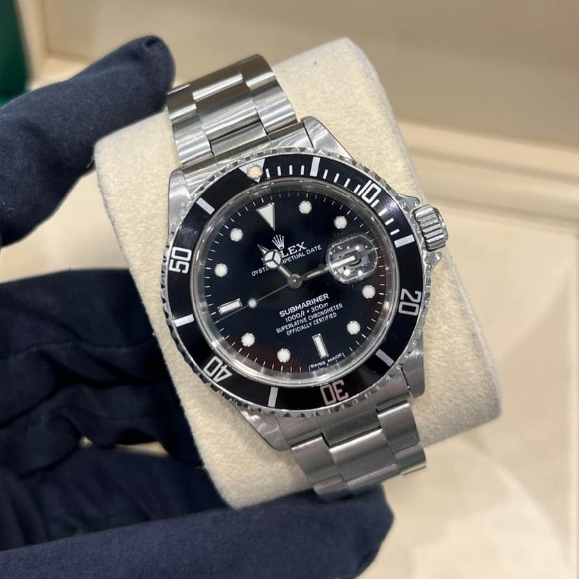 Rolex - Submariner, Black sub date- 40mm (Mens)