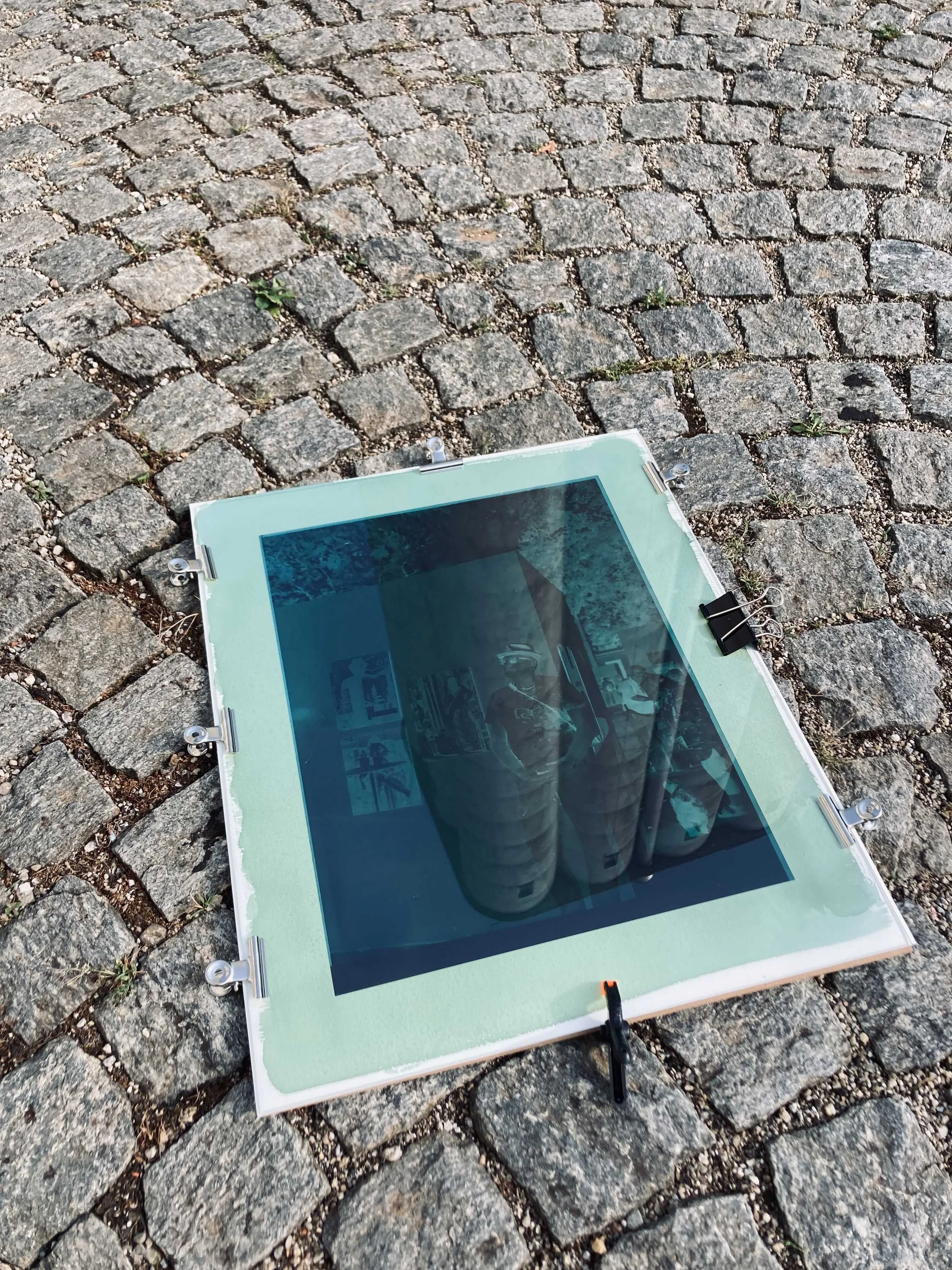 Plattenkamera-Workshop_IMG_2065_Belichtung_Cyanotypie