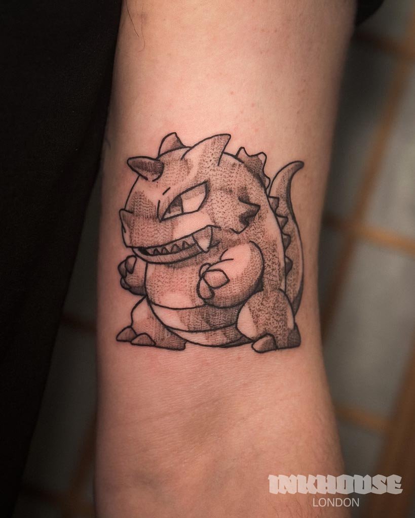 RHYHORN.jpg