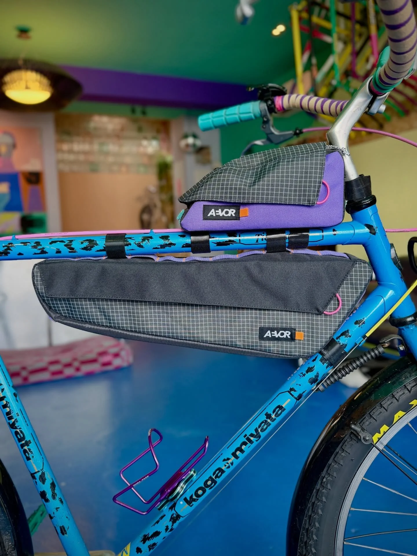 I was gifted these awesome @aevor frame bags by @brand_stof after they spotted my bike outside their shop @samplesaleamsn. A match made in heaven they said and I couldn&rsquo;t agree more. Thank you Remon! Super happy with them! And how sweet do they