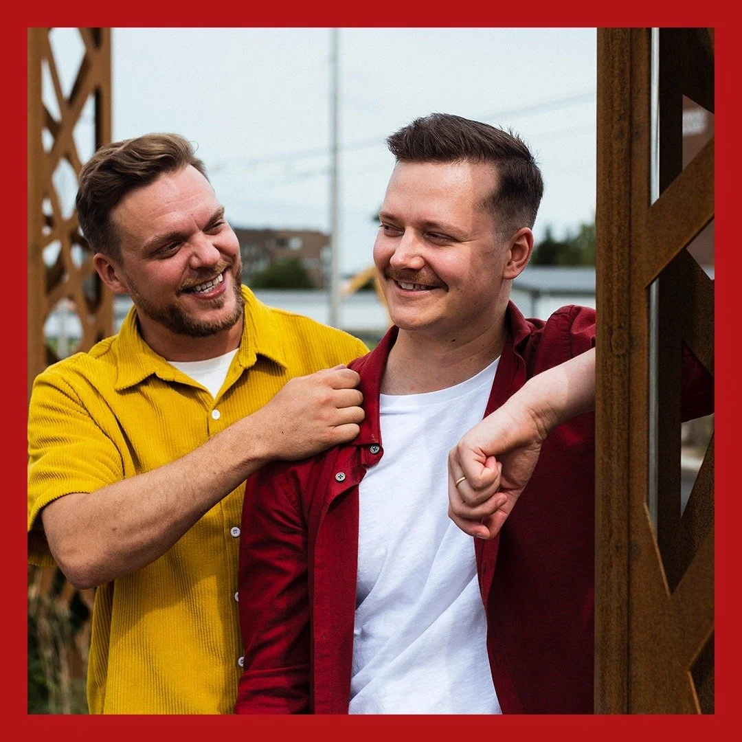 Joskus pienist&auml; ideoista voi synty&auml; isoja asioita, kuten t&auml;ss&auml; n&auml;in. Vanhat kaverit sai viimein yhdistetty&auml; voimat t&ouml;iden saralla, ja lopputulos on Combo Media Oy.

Combo Media tuottaa r&auml;&auml;t&auml;l&ouml;ity