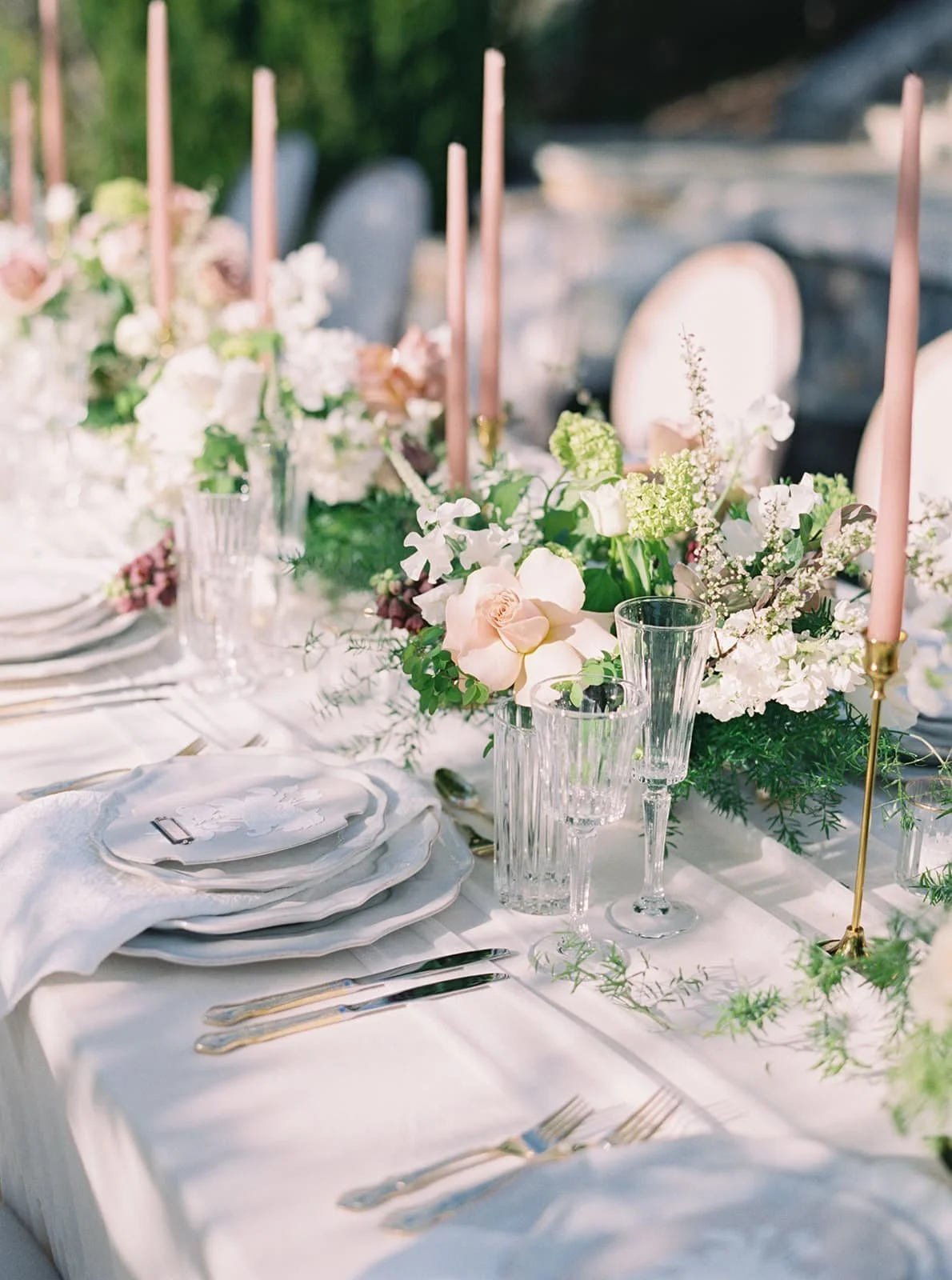Twig & Bloom floral studio creating romantic, elegant flower arrangements in Victoria, Regina & Edmonton. We create florals for everyday moments, wedding designs, event flowers, bereavement flowers as well as hosting flower workshops.