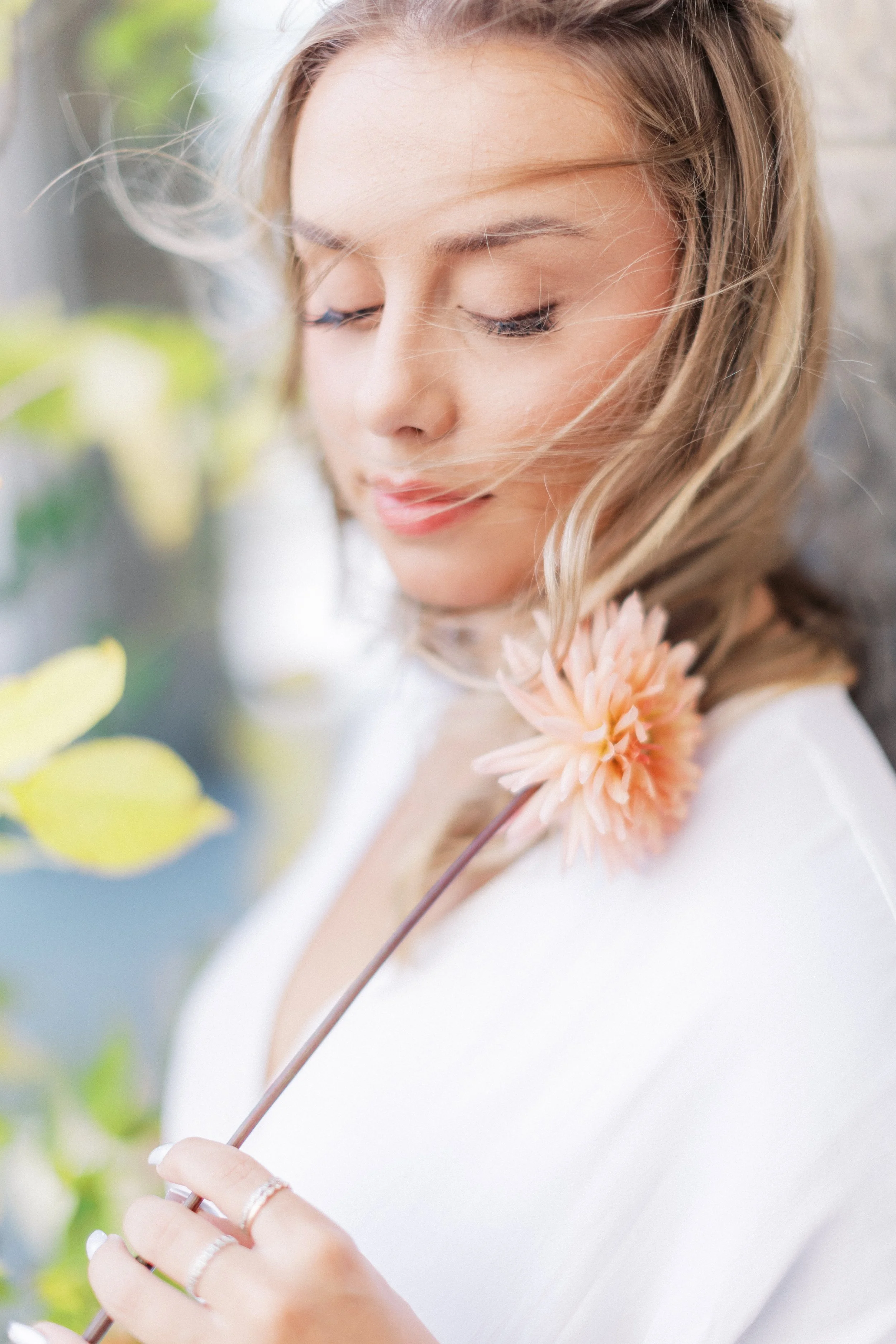 Twig & Bloom Regina offers stunning seasonal bouquets and arrangements for delivery within Regina city limits. 