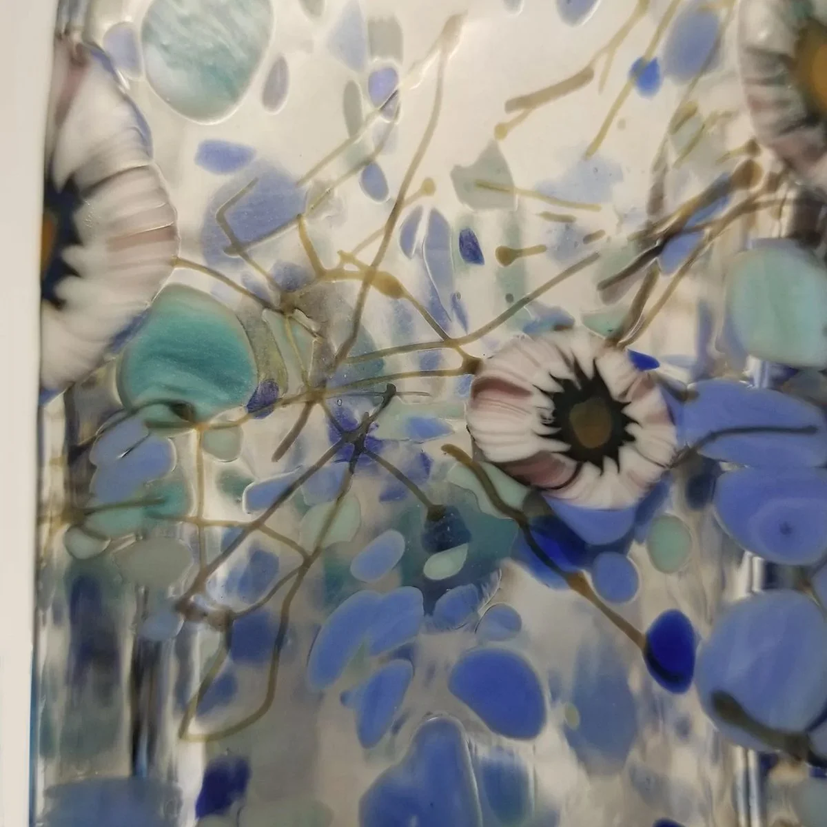 KEPTstudio_KVTGGlassNo05HATvase2LtBlu_05.jpg