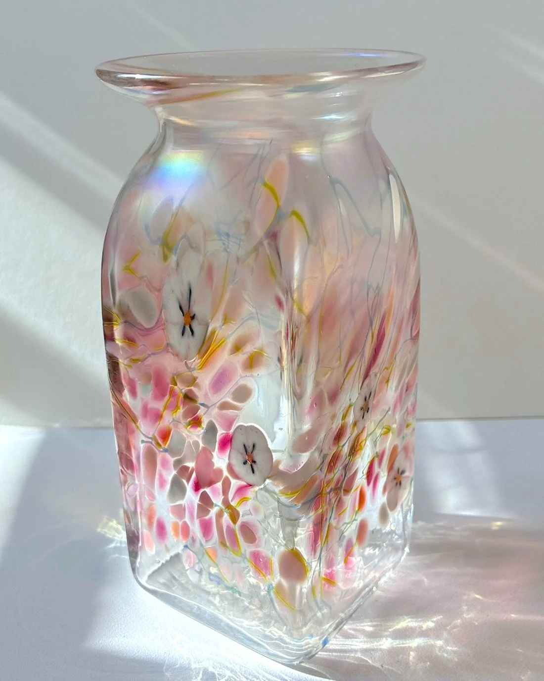 KEPTstudio_KVTGGlassNo03HATvase1Pink_03.jpg