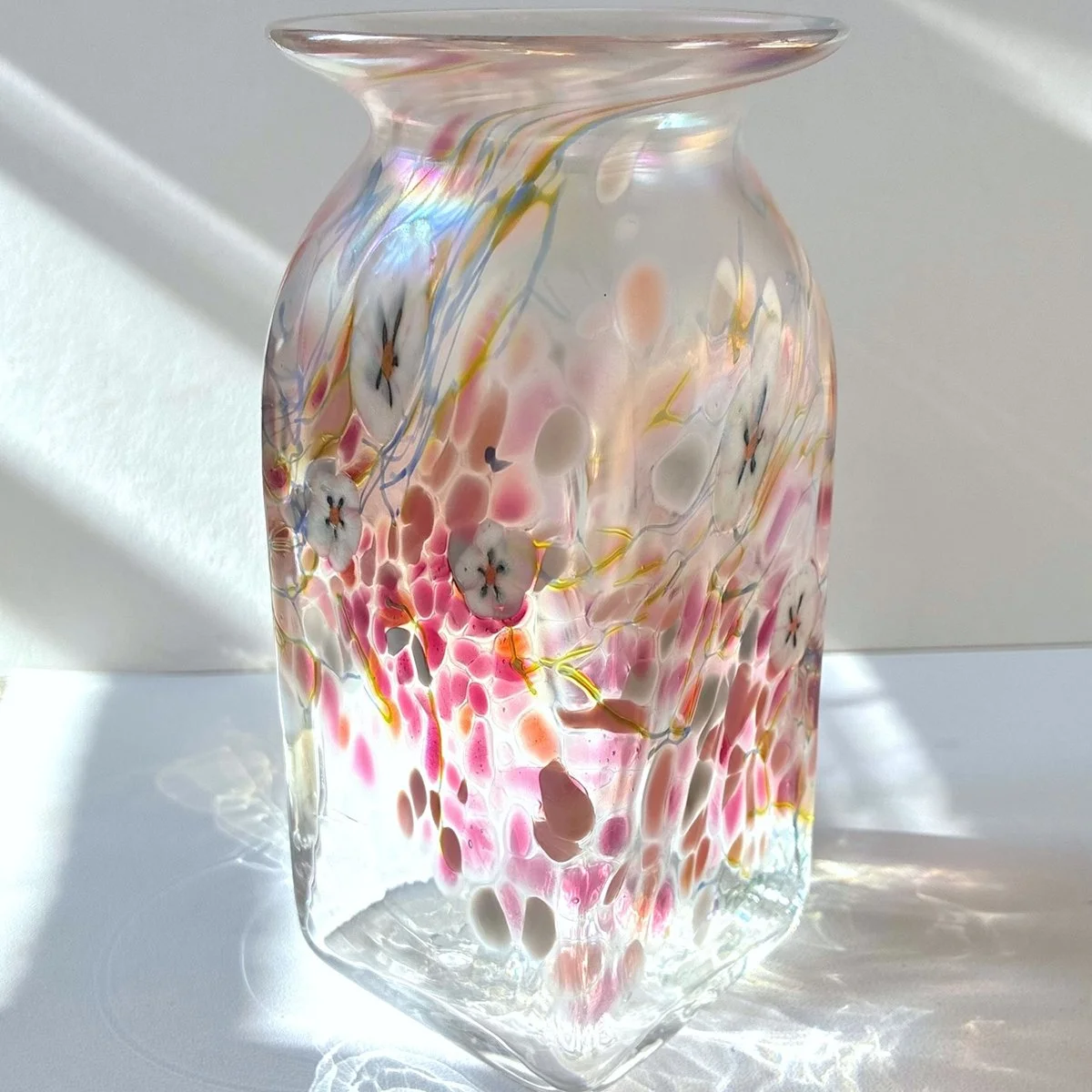 KEPTstudio_KVTGGlassNo03HATvase1Pink_01.jpg