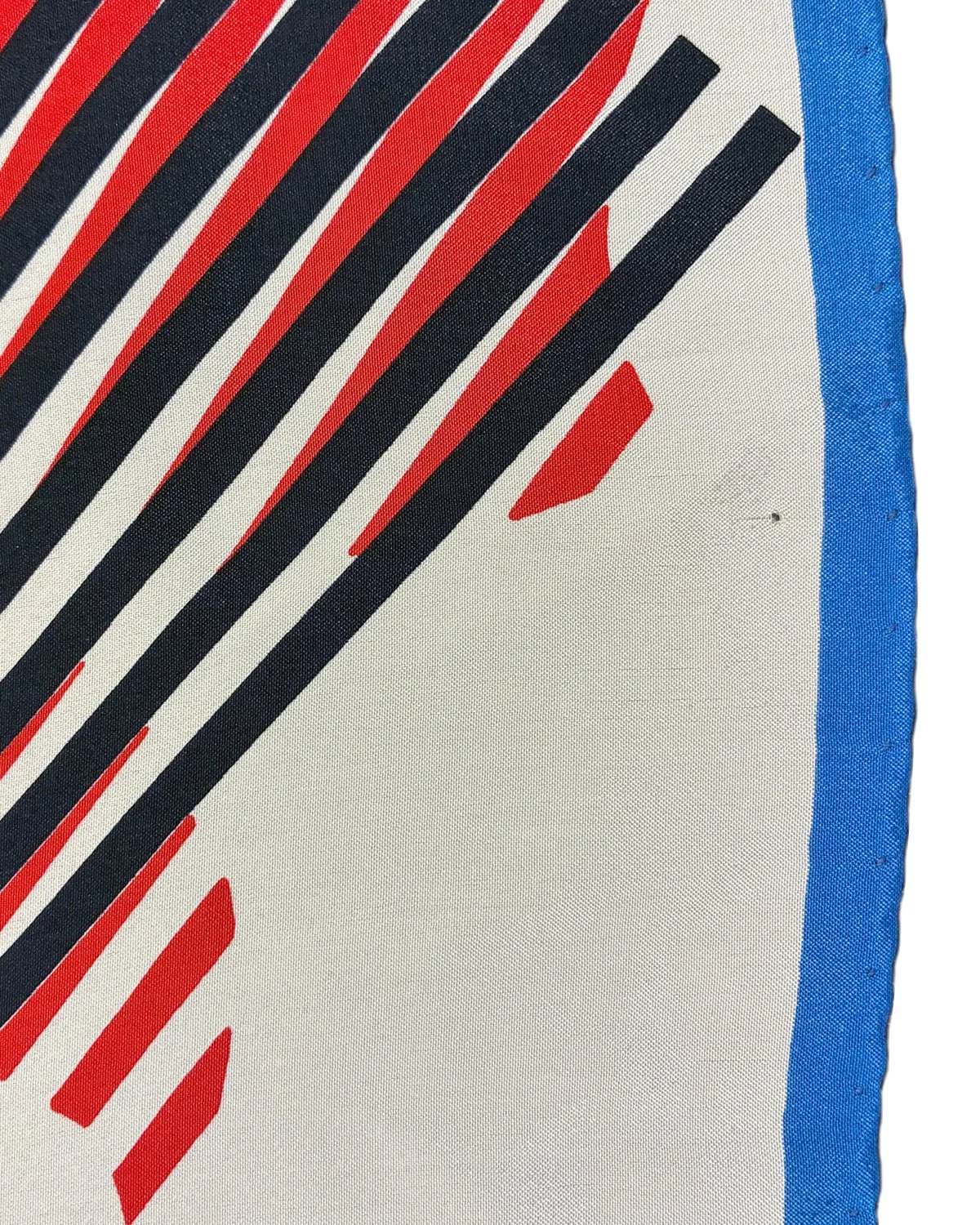 KEPTstudio_KVTGScrfNo03JaegerScarf01BluRed_04.jpg