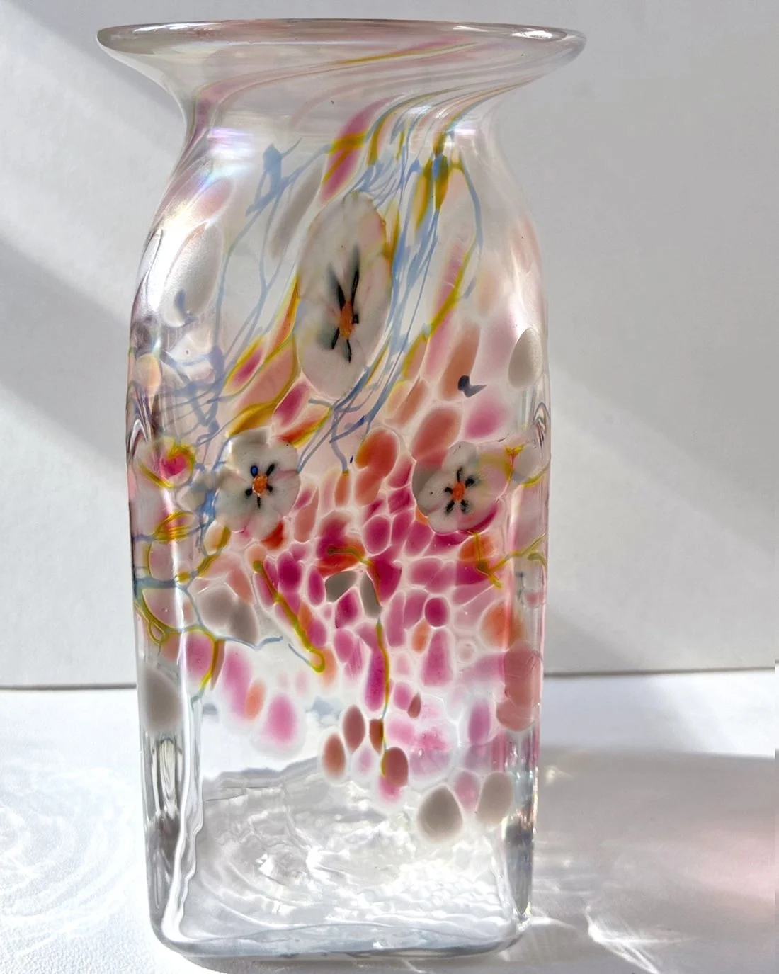 KEPTstudio_KVTGGlassNo03HATvase1Pink_04.jpg
