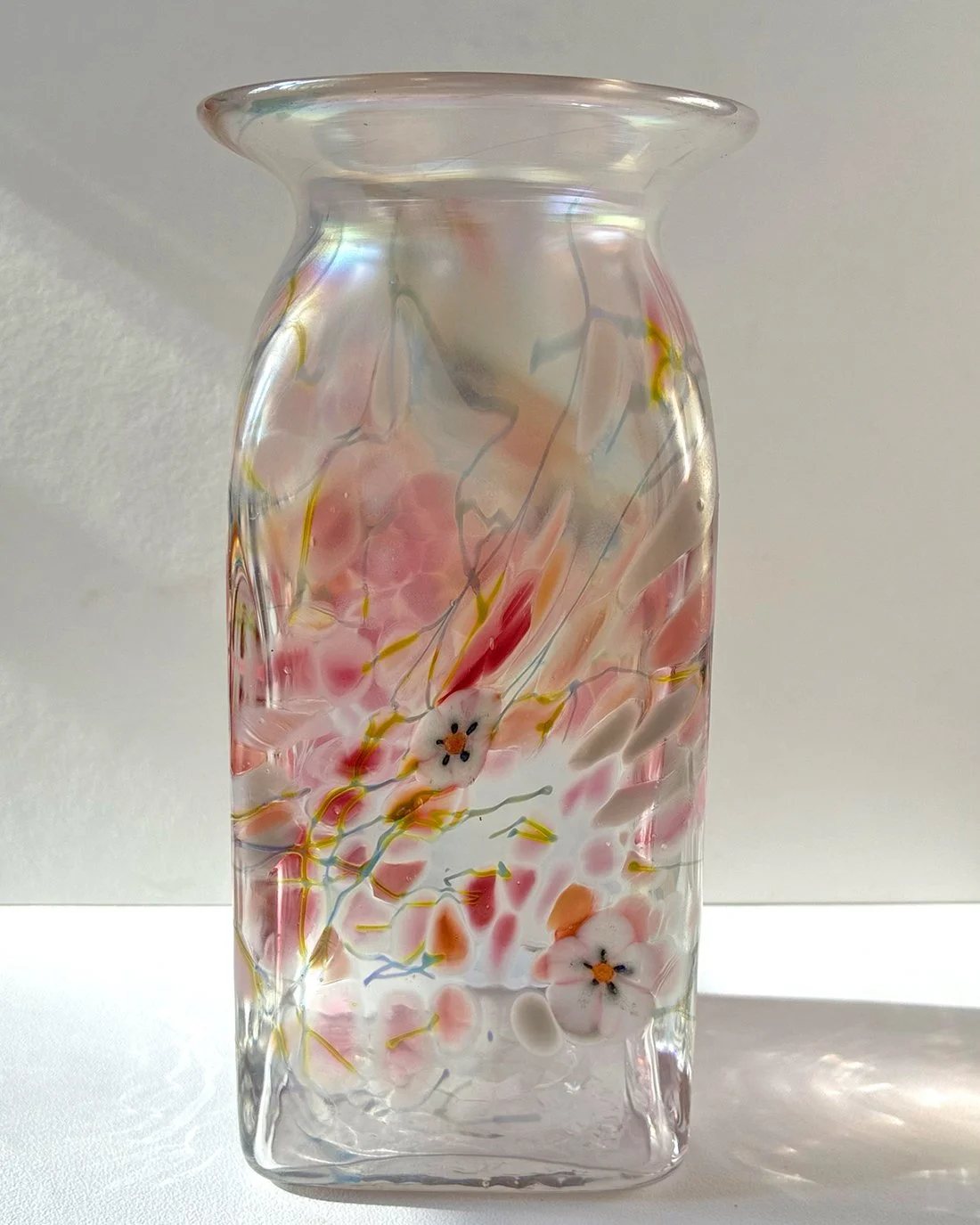 KEPTstudio_KVTGGlassNo03HATvase1Pink_05.jpg