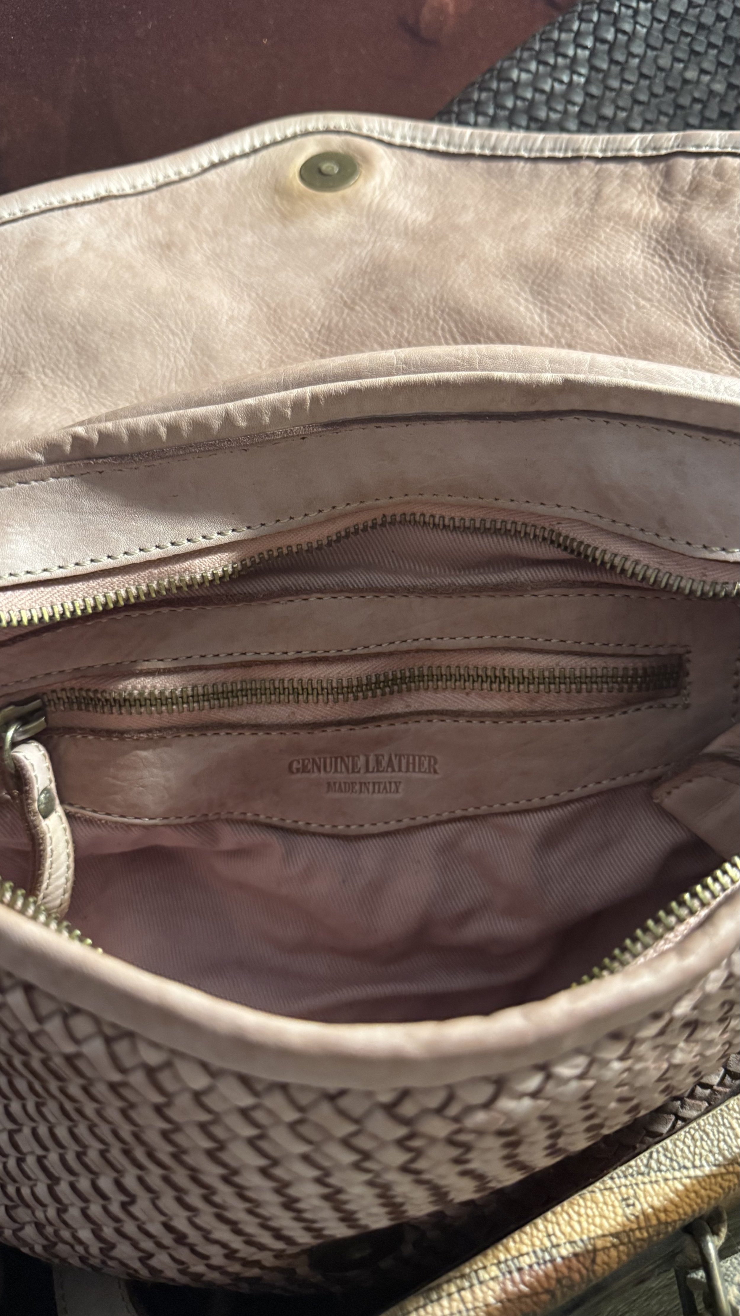 basket weave vflap inside.jpg