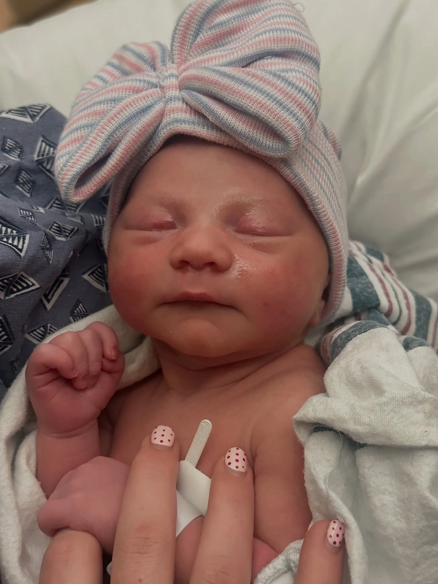 Jane Carole Quiseng 💛 born on 2/24/26 at 6:09pm. We are so obsessed with her!!!!!!