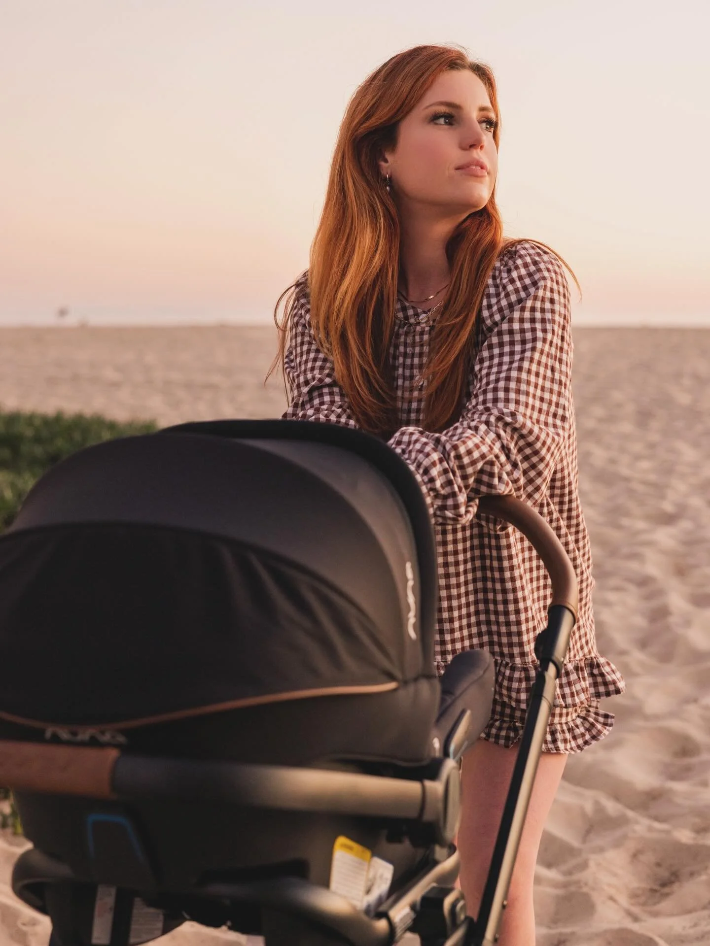 First beach trip with Jane 🤍🎐

We&rsquo;re always on the go so it was really important to us to find a stroller that made leaving the house easy. Long before I was pregnant, I knew I wanted this one from @nuna_usa :) so many more adventures to come