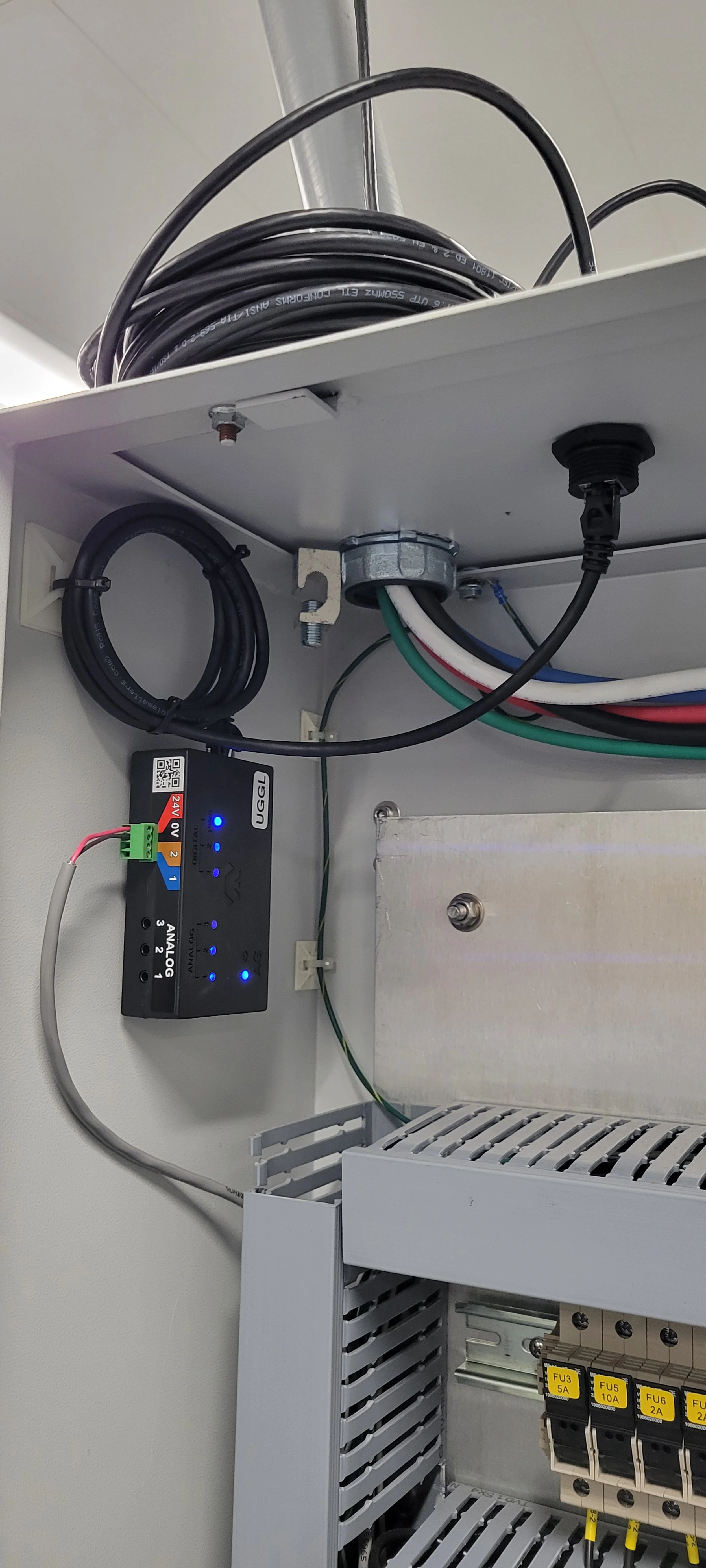 DAQ device connected to PLC outputs