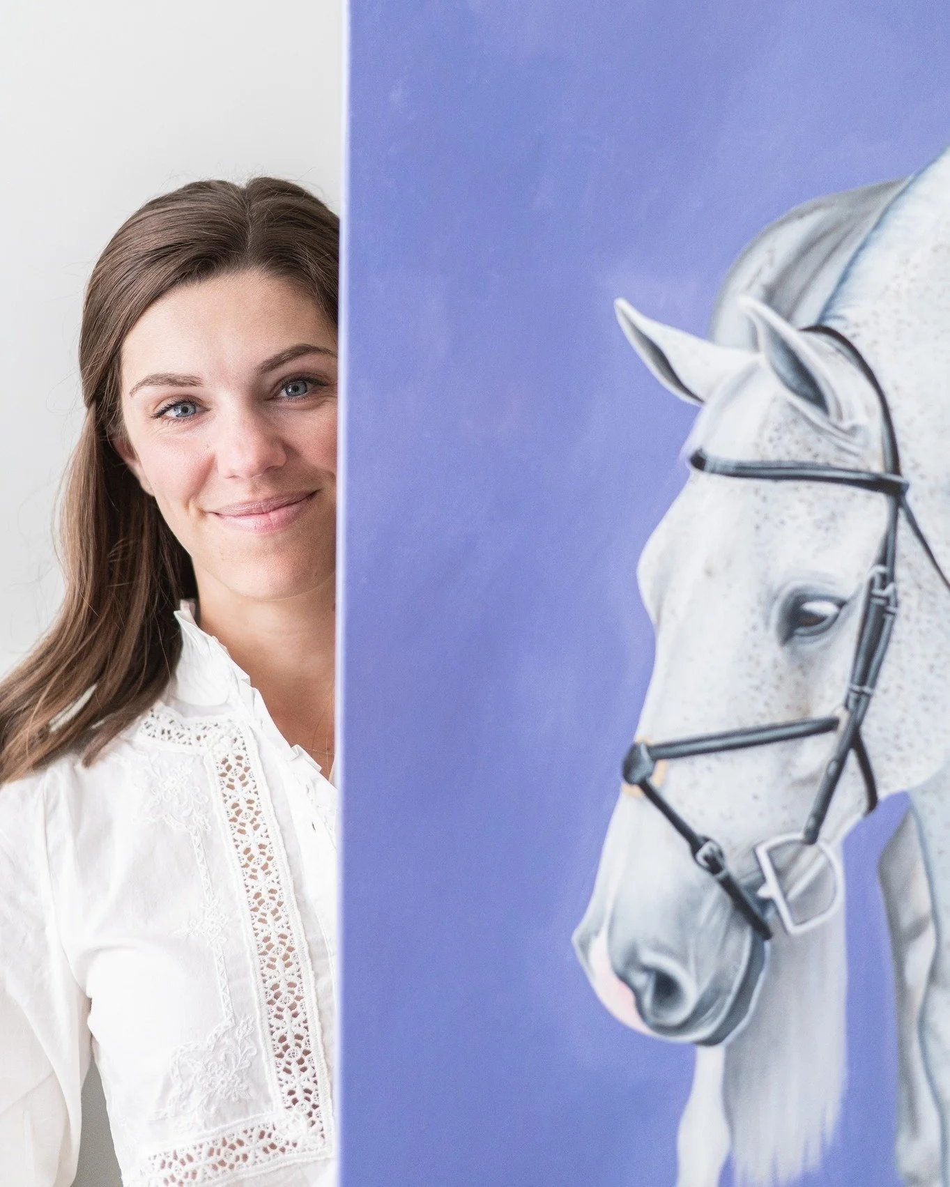 I haven't introduced myself in a bit, so if you're new here, welcome! 🤍 I'm Tori, an artist and animal lover, among other things, and I spend all my spare time watching five-star show jumping 🌟

My specialties are drawing and painting, but I also l