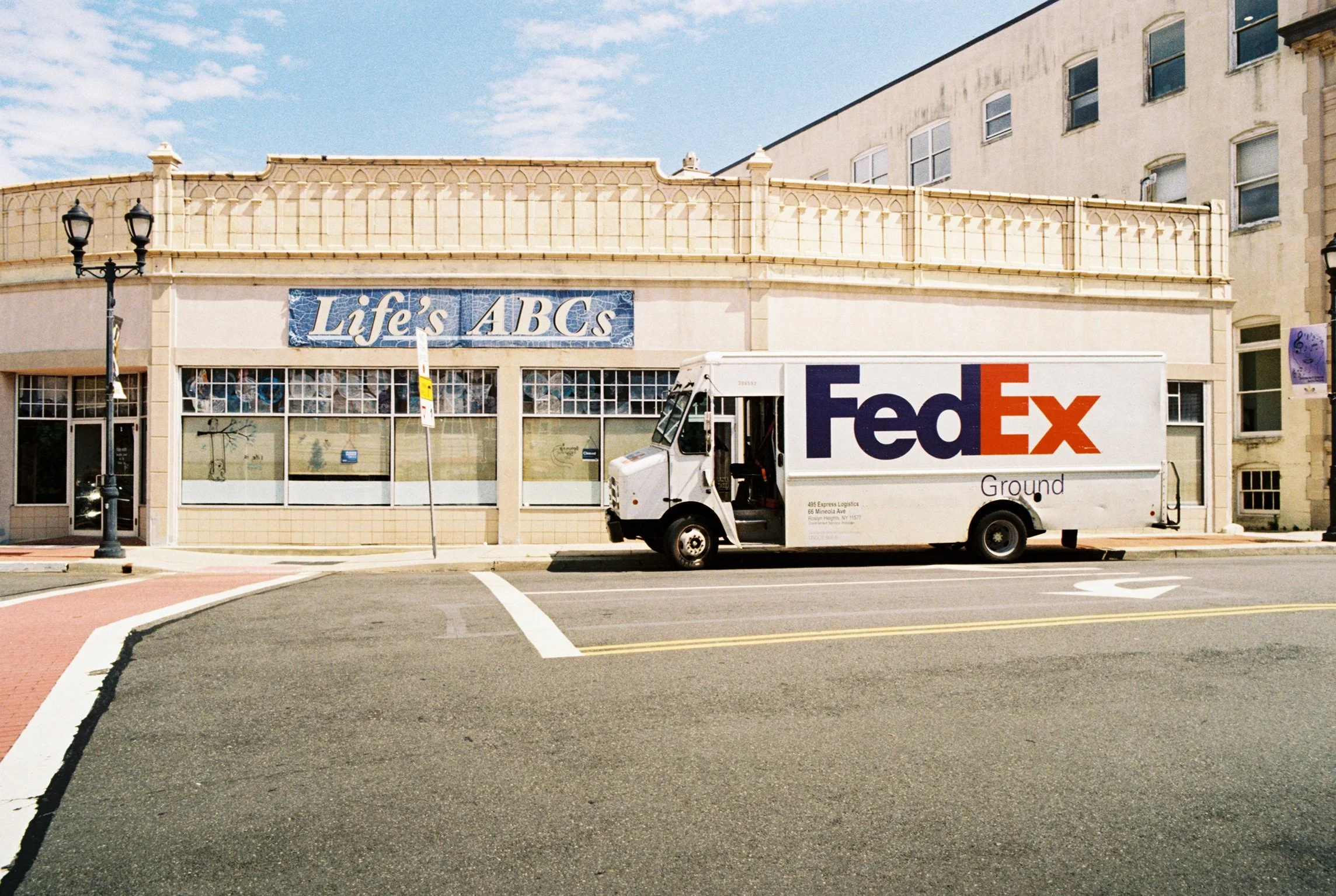 S758221-R2-032-14A.jpeg