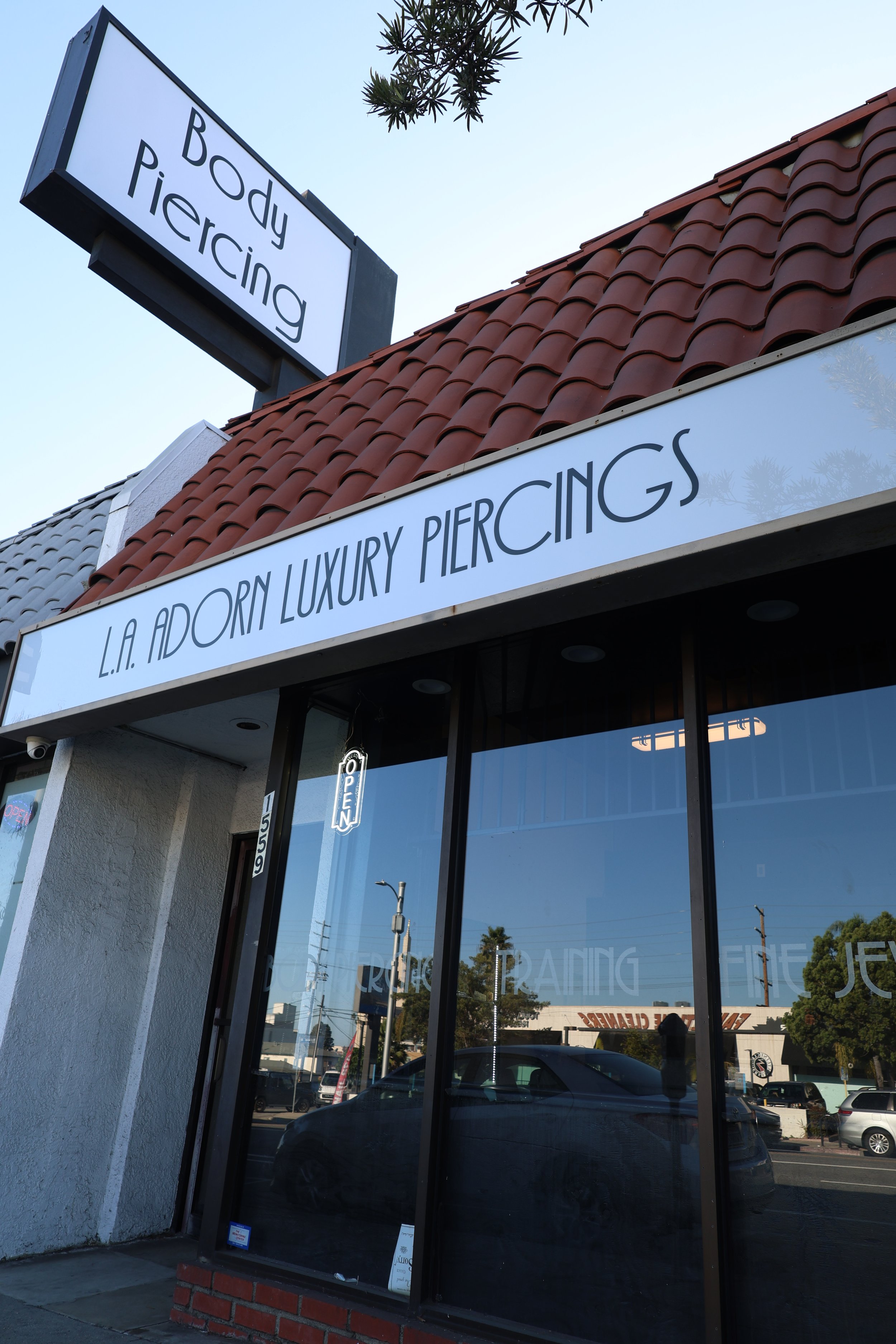 L.A. ADORN Street View