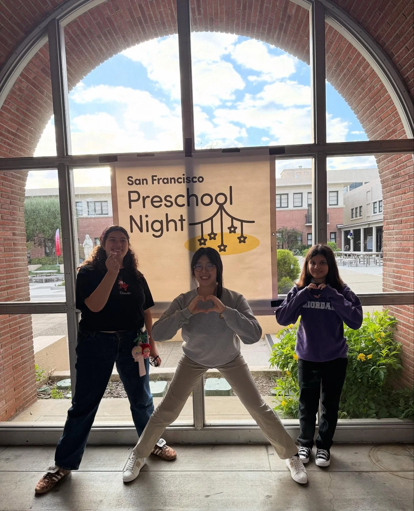 And that’s a wrap! This year‘s annual San Francisco preschool night was a resounding success thanks to participating preschools and wonderful parents who came out to see them! See you next year! Be sure to join us!