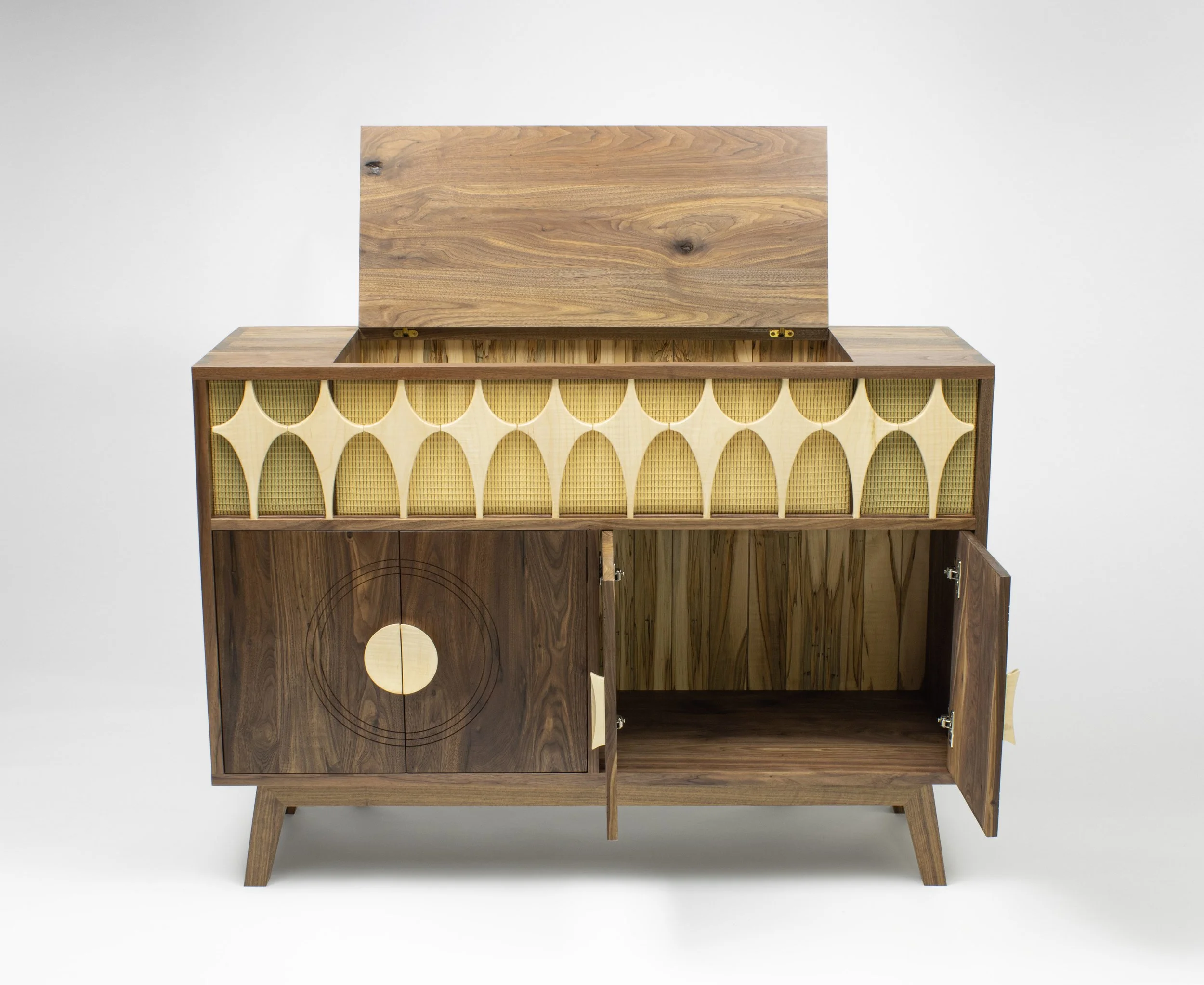 Toryn-Black-Design-Wonder-Cabinet-Vintage-HiFi.jpg