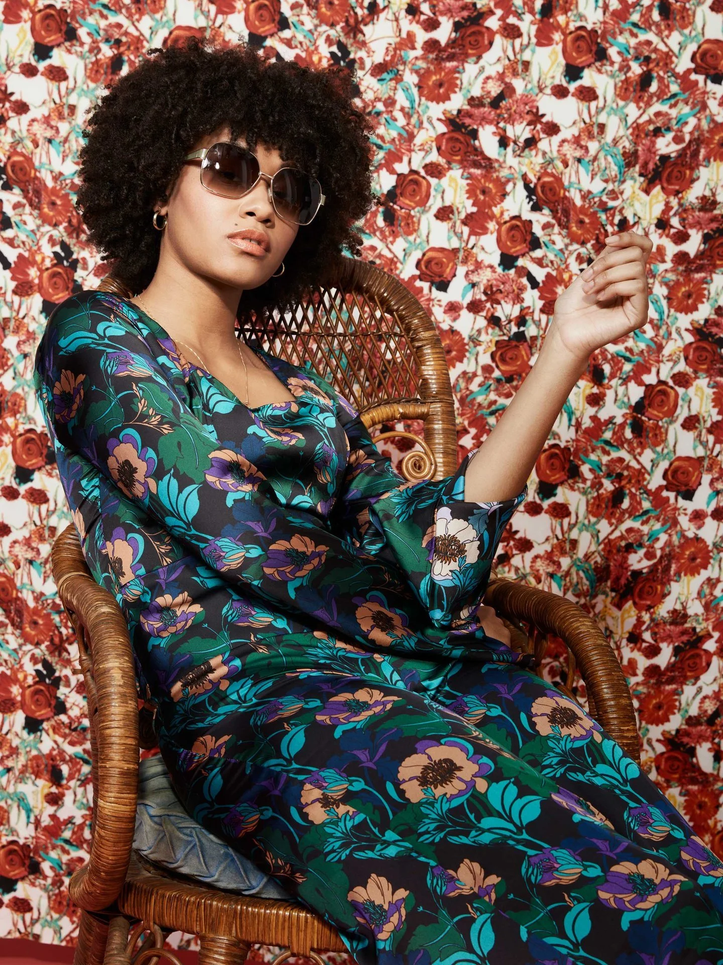 Alethia_Weingarten_JJ_Sulin__Set_wardrobe_art_direction3 .jpg