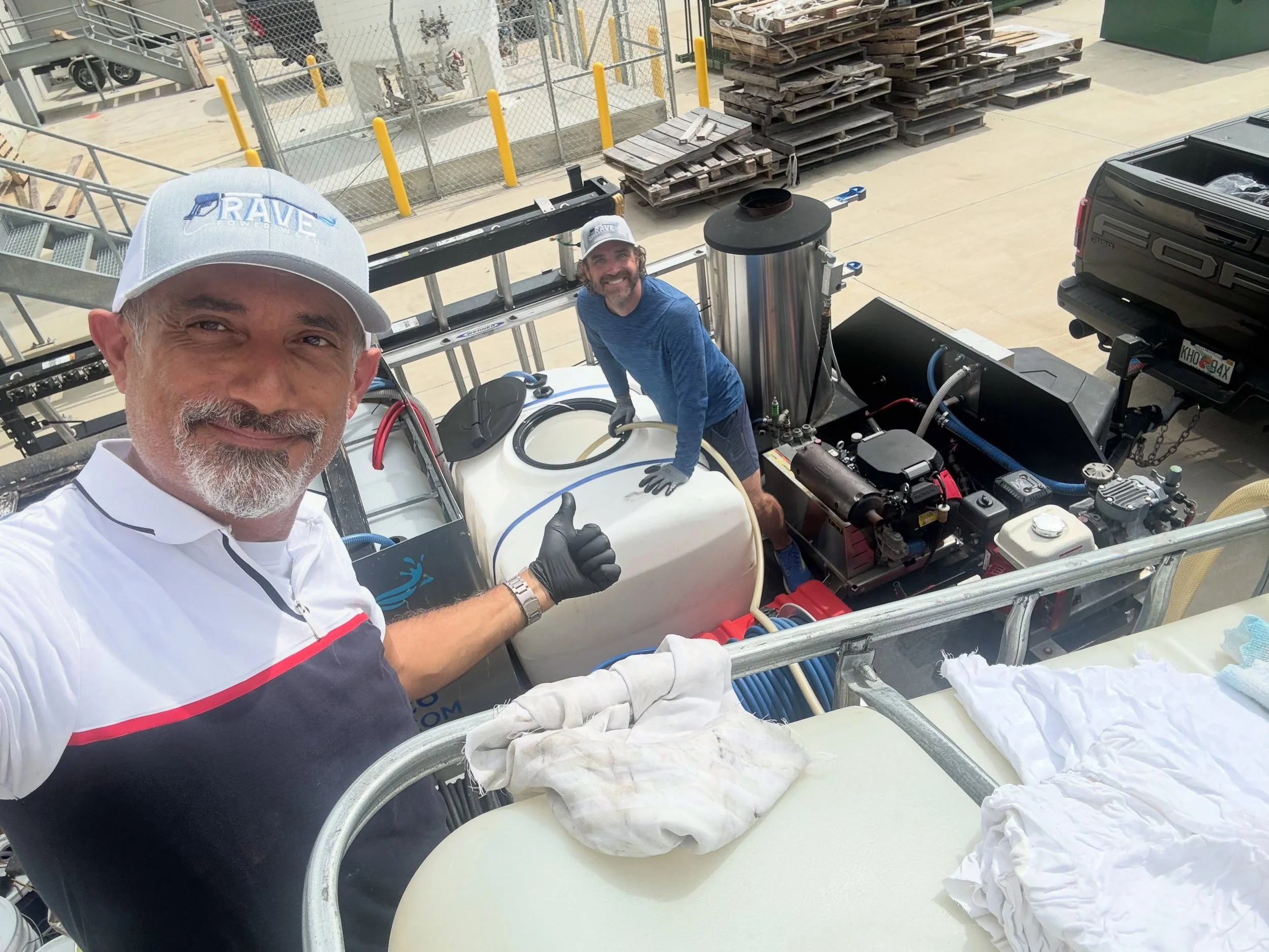 ROOF CLEANING SZN IS HERE!

RAVE Power Wash &amp; Florida Biotech engineered the only bleach-free remedy for your HOA notice on the market &amp; it won&rsquo;t kill your landscaping 👨&zwj;🔬 

Hit us up to get off the neighborhood naughty list 🏠 🧼