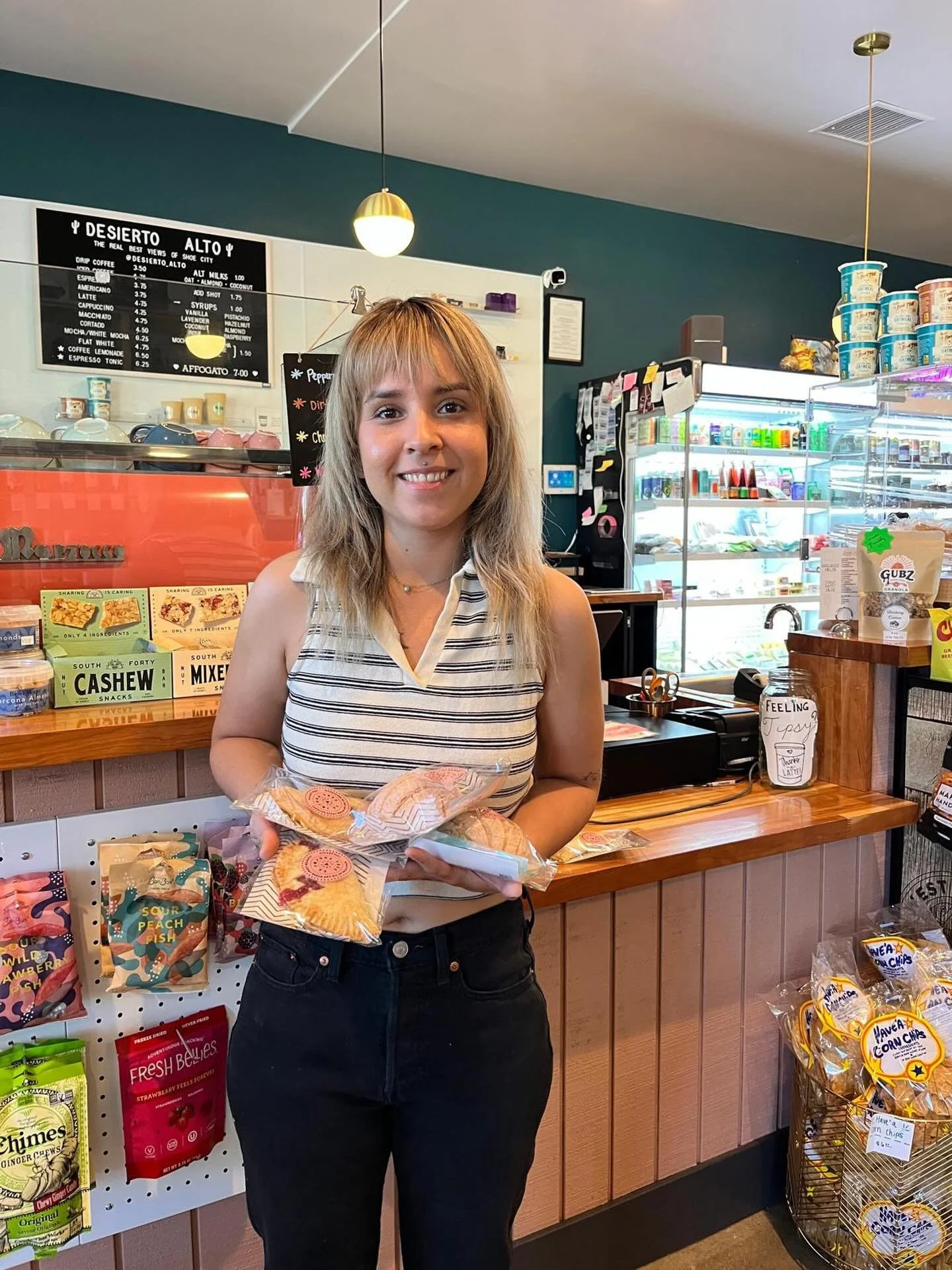 Surprise! Desierto drop is a day early this week. Come say hi to Arlene and bye to vegan prickly pear apple hand pies. New flavor coming next month. Are you sick of tart cherry yet ? 😎👽🛸