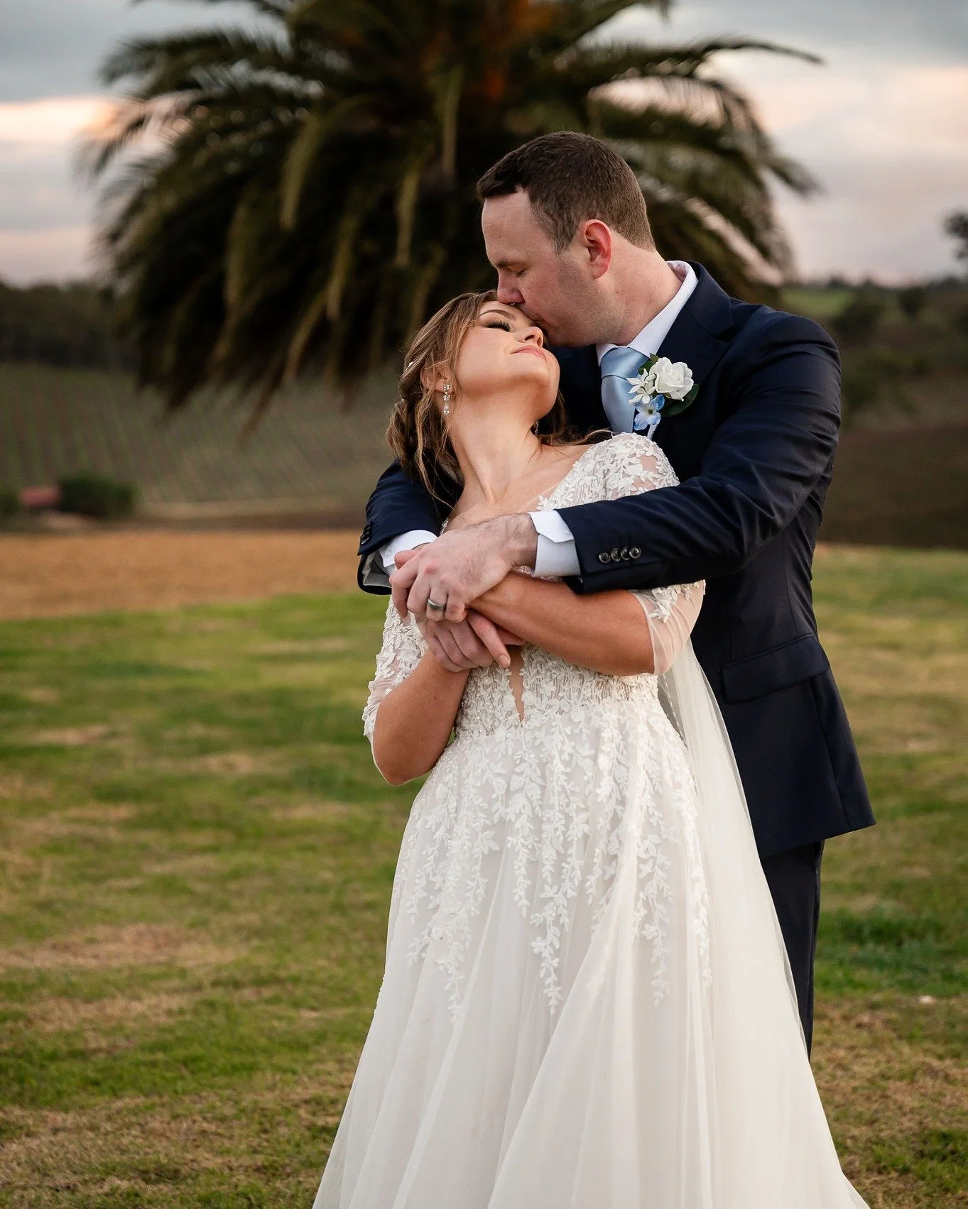 ✨ Winter Weddings at Longview ✨

There&rsquo;s something undeniably romantic about saying I do in winter. Picture rolling hills draped in mist, bare vines beneath dramatic skies, and a cosy, elegant celebration with the people you love most.

For wed
