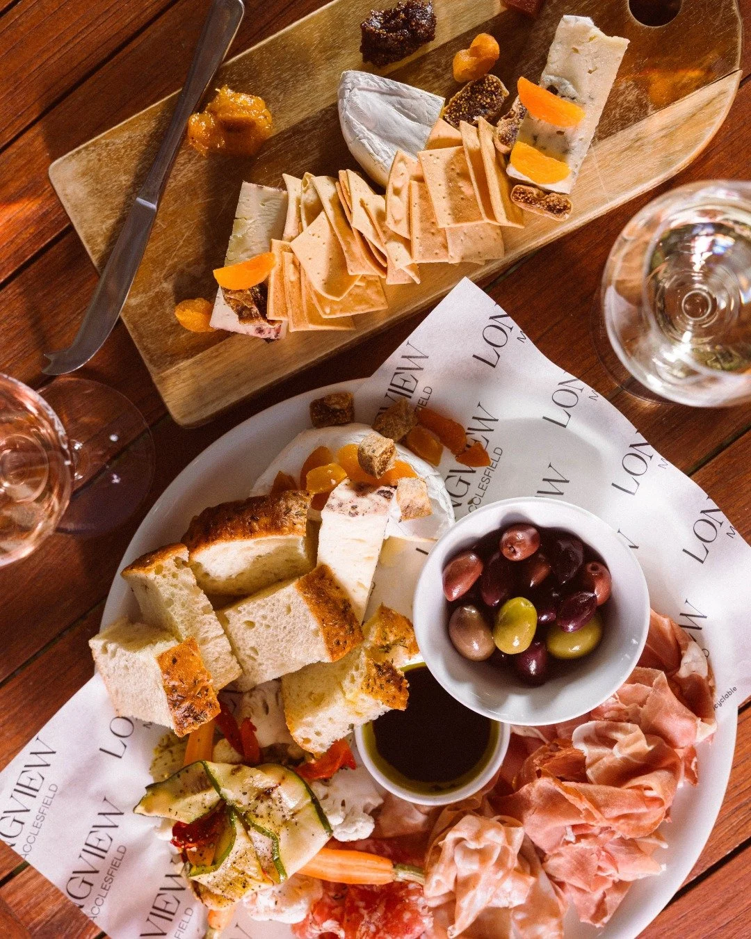 Unwind the Longview way 🍃🥂

Our picnic experiences have quickly become a guest favourite. With weekends booking out fast, it is easy to see why. Each picnic includes a basket and blanket, all the utensils you need, a generous antipasti platter and 