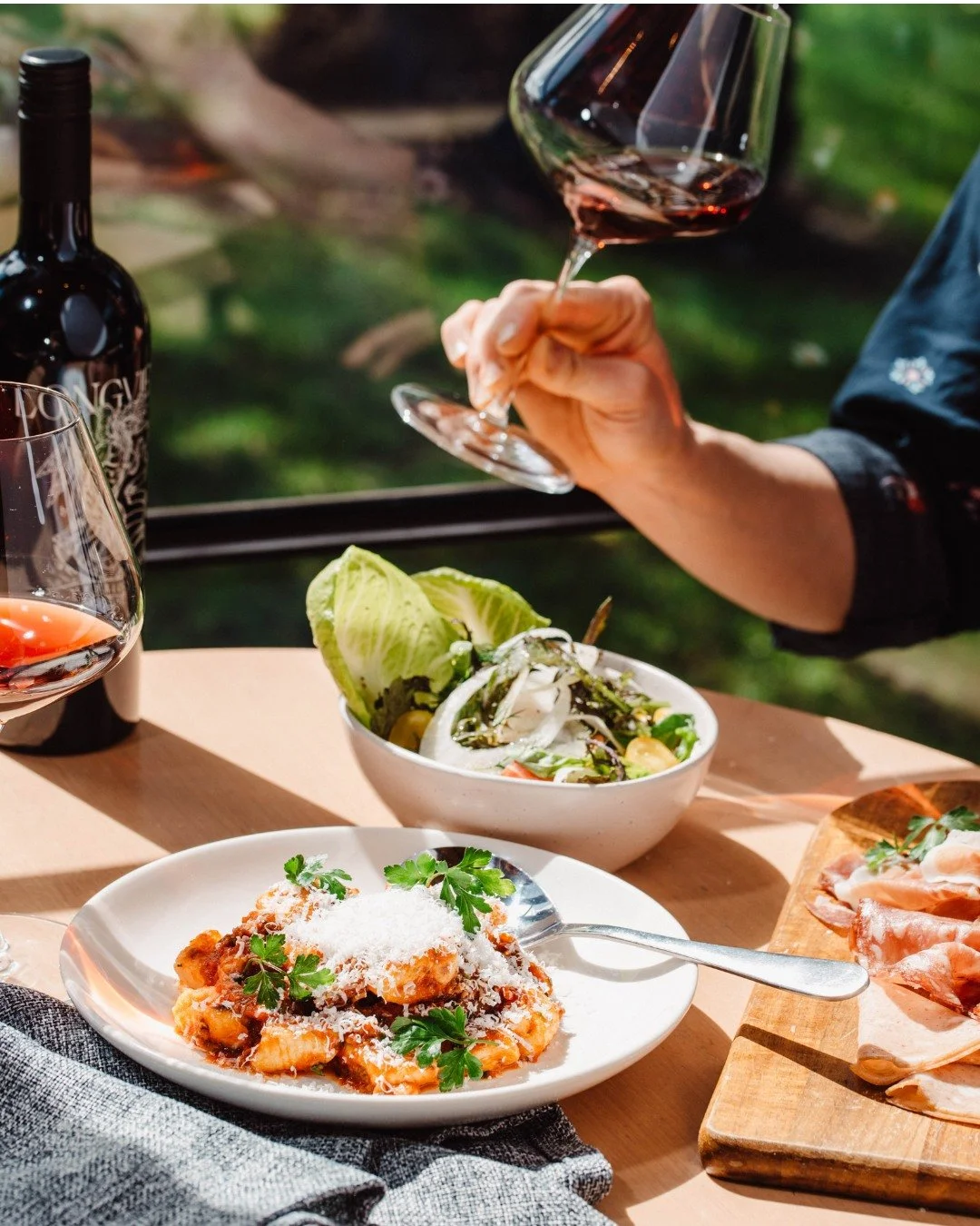 Midweek plans sorted 🍝🍷

Join us in the Cellar Door Wednesday to Friday for our pasta special. Enjoy a delicious pasta paired with a glass of Longview Range wine for just $29.

The perfect excuse for a long lunch or relaxed afternoon. Book online o