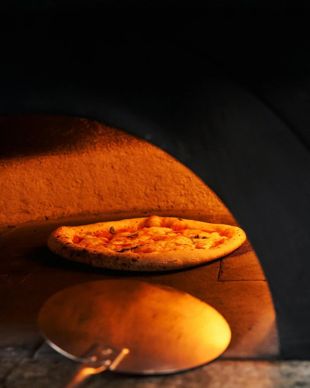 🍕 Vista Pizza Sunday is back! 🍷

Join us Sunday 29 March for a delicious day at the vineyard. Start with antipasti on arrival, then enjoy endless wood-fired pizza.

Gather your friends and family, sip on our award-winning wines, and make it a Sunda