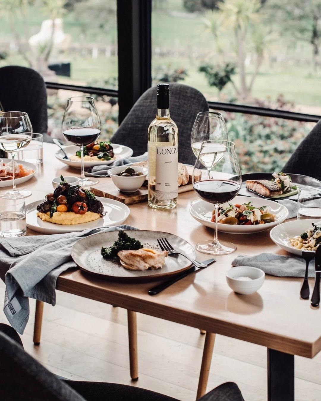 🏢 Host Your Next Corporate Event at Longview Vineyard 🍷

From strategy sessions to team retreats, we offer:
✨ Flexible delegate packages tailored to your needs
✨ A variety of event spaces perfect for workshops, meetings, or presentations
✨ On-site 