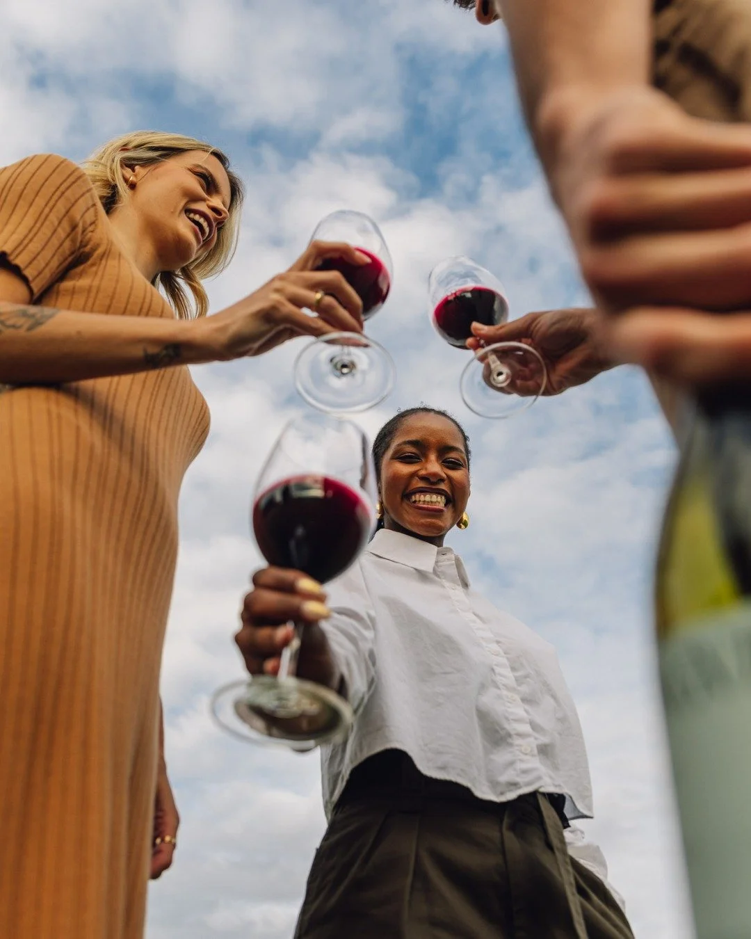 Picnics at Twin Palms 🍷🌴

Gather your favourite people and enjoy a relaxed picnic overlooking our stunning vineyard views. Perfect for couples, friends, and small celebrations, our Twin Palms picnics are available for 2 or more guests and include d