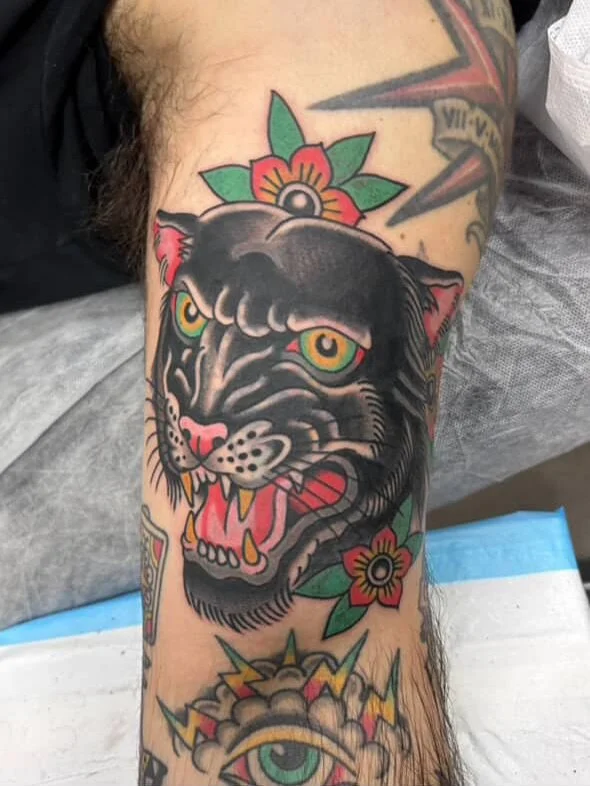 COVER UP MAGIC!

Swipe to see the Before &amp; After @petekalkmantattoos worked his magic to create an epic cover up!

Our mate did 5 sessions and it paid off with an epic cover up that will keep the past long buried! 

Thanks @petekalkmantattoos @wa