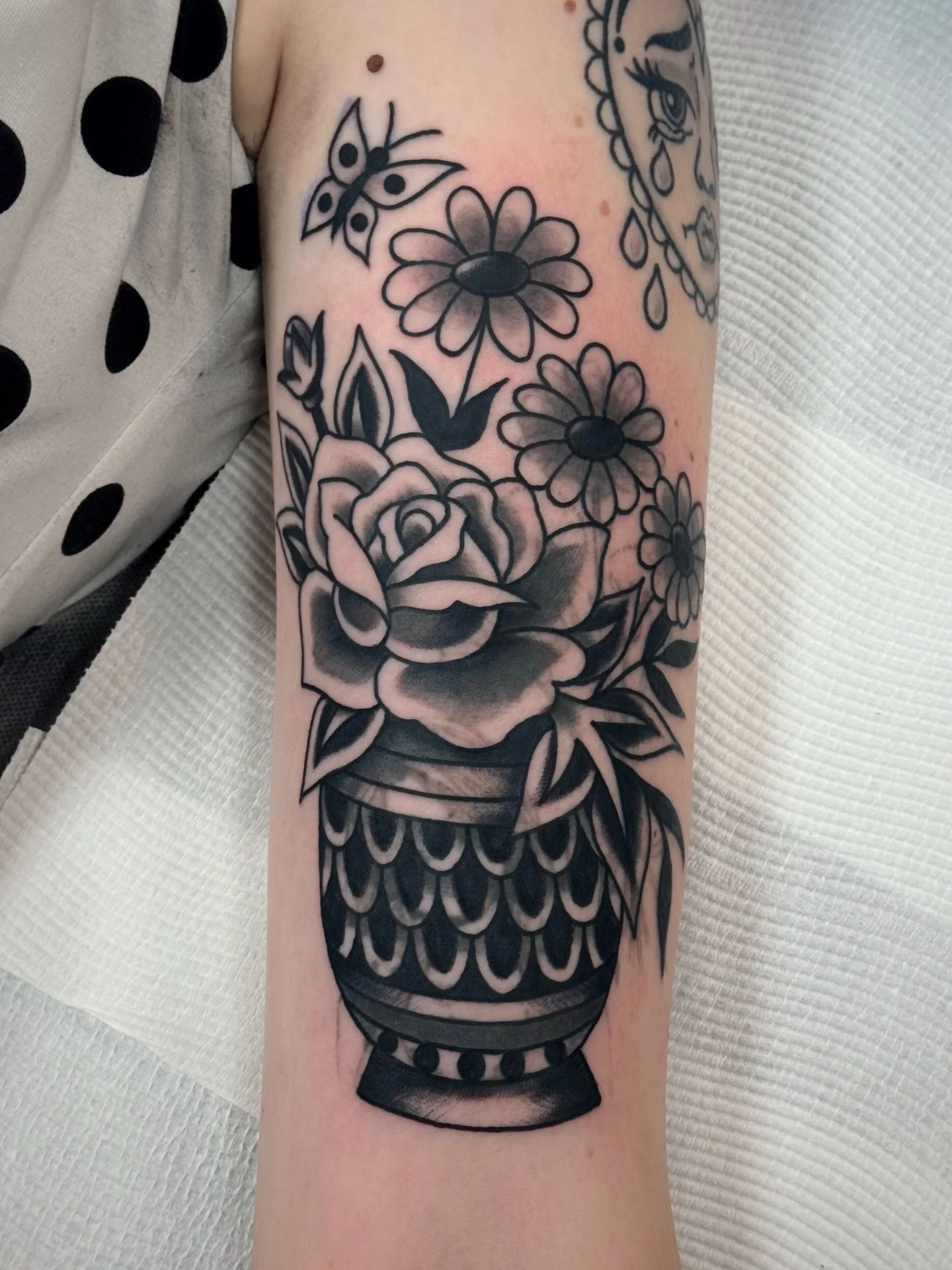 Two Sessions ⚡️ 

Sometimes it as easy as that to get the tattoo you want rather then the only tattoo possible!

If you&rsquo;re thinking about getting a cover-up but aren&rsquo;t sure which artist or style to choose, we can help! We&rsquo;ll connect