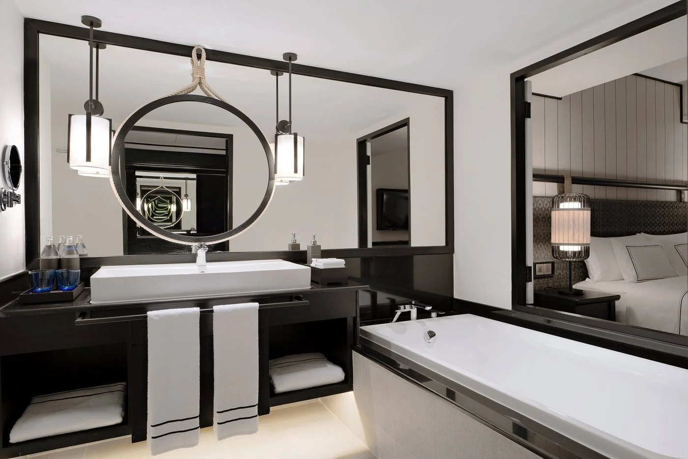 premium bathroom. tripa.jpg