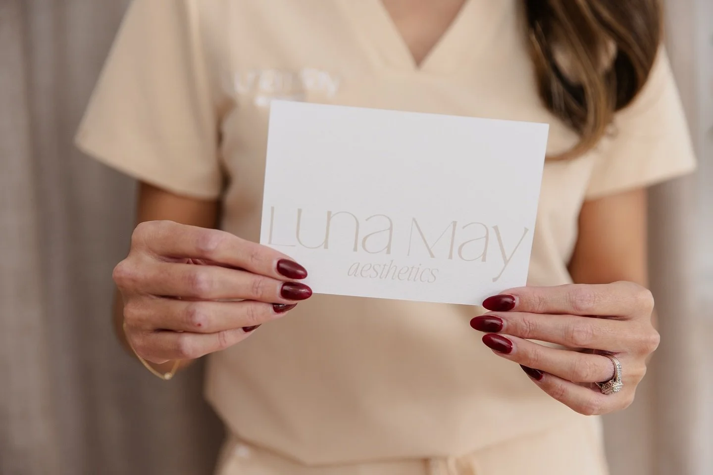 Our gift vouchers are available in clinic or as instant printable e-vouchers online. It will simply- automatically be emailed you or the recipient if that&rsquo;s what suits you. 
Perfect for someone special 💕

#giftideasgeelong #beautyvouchers #aes