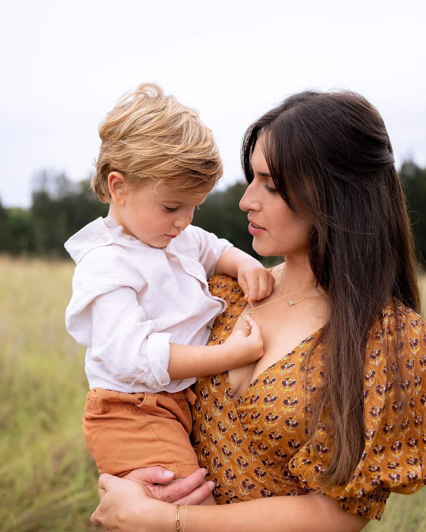 Capturing this wholesome mama and the last year of little ladies early years before school. This time is so precious and fleeting and it was beautiful to see the sibling love and connection.