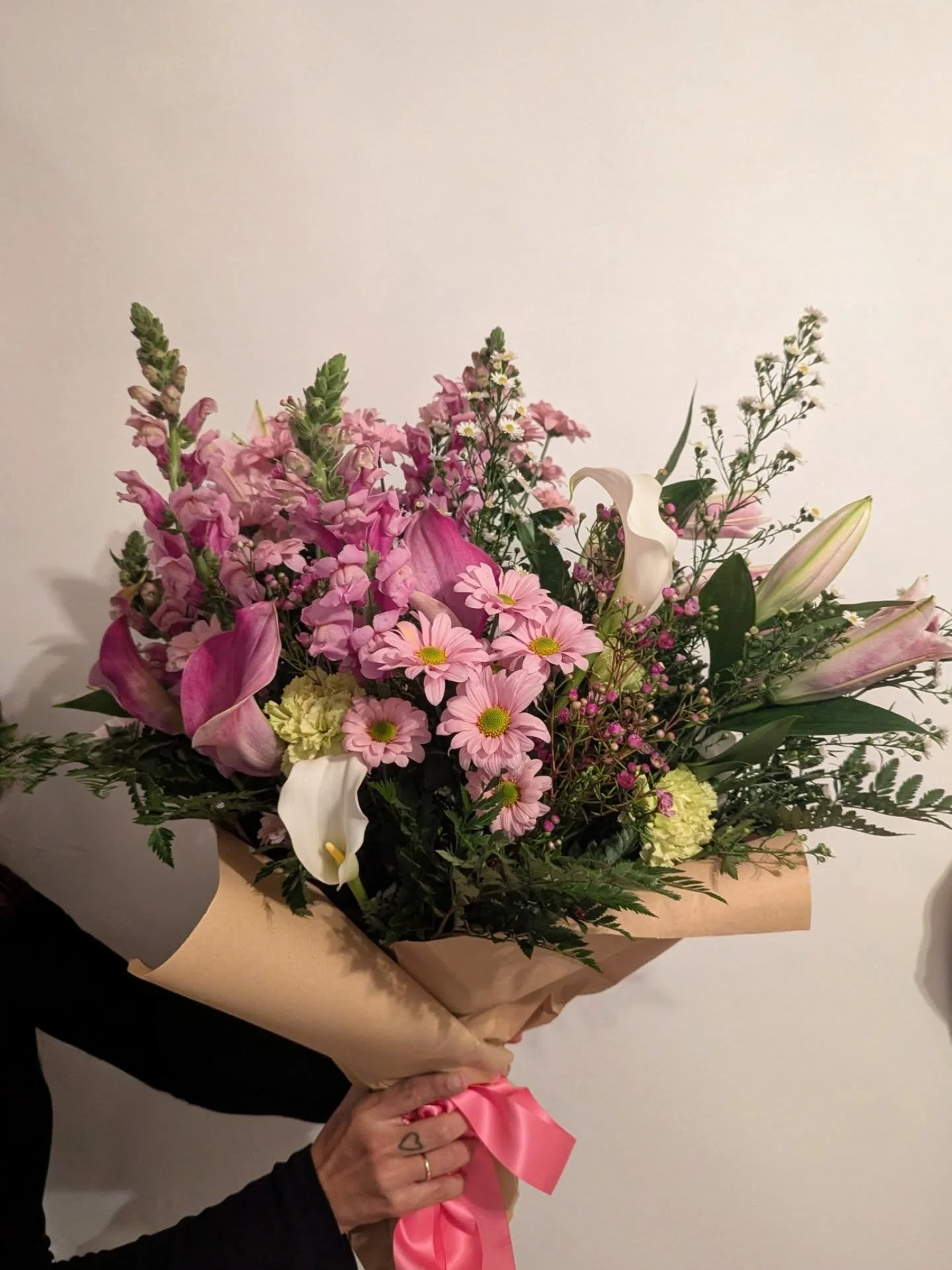 💐🌷🌸🌹🪻🌼🌸🌺🌷
I'm obsessed with flowers, always have been. So I decided to make my mom handmade bouquet for her birthday🎁💐🎂🌷🌸🌹💮❇️🌼🪻

DM to inquire