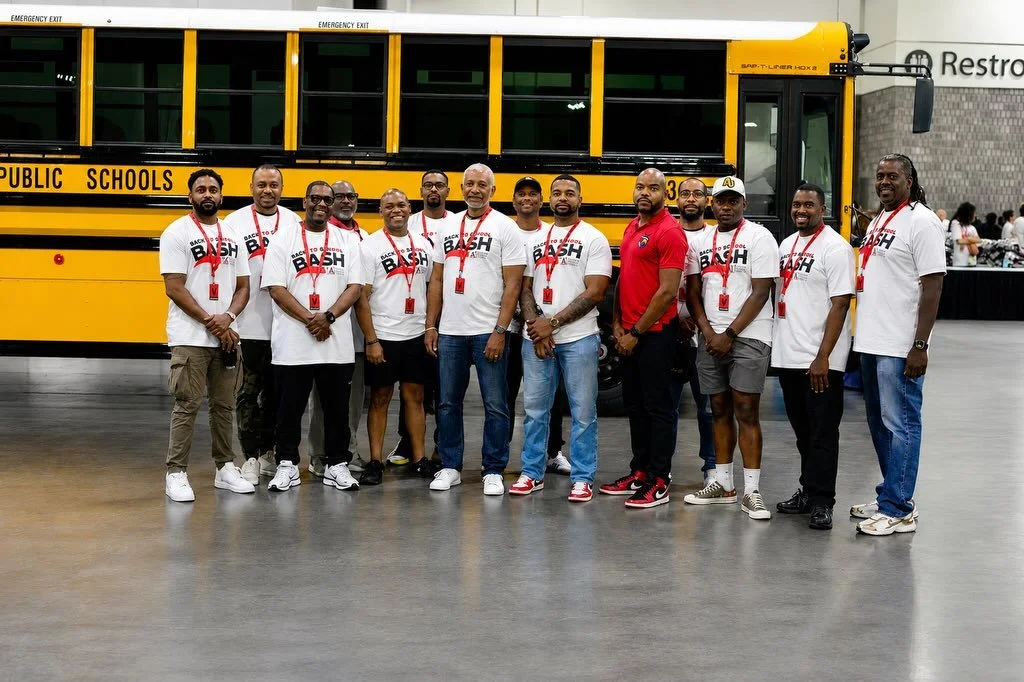 📚✏️📓The Atlanta Alphas spent Saturday morning volunteering at the Atlanta Public Schools Back-to-School Bash engaging with the community and distributing school supplies in order to help students and families prepare for a successful school year. 
