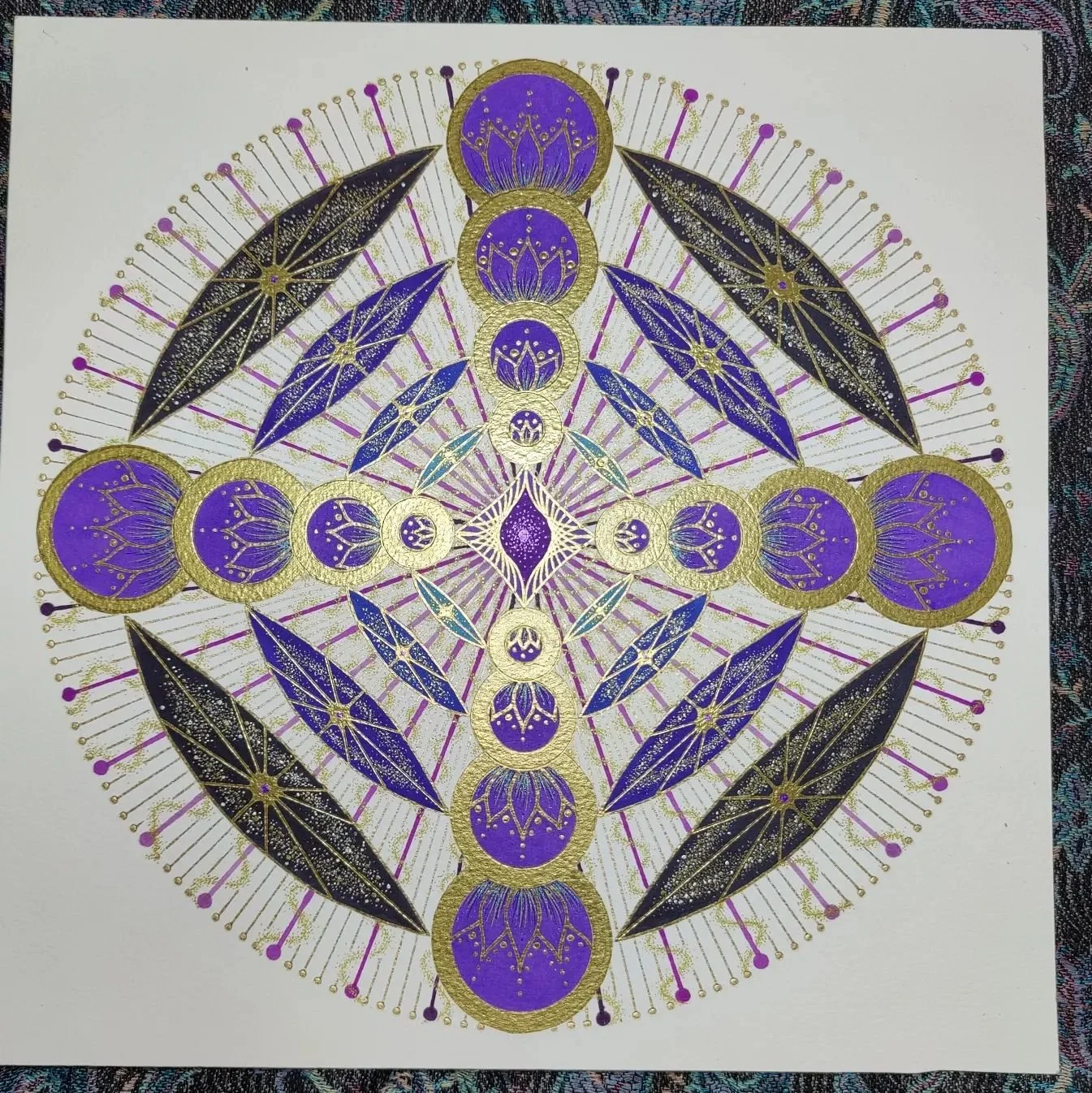 Soul symbols. One for a person and one for a business. What would yours look like?
#soulsymbol #reiki #sacredgeometry  #metaphysics #crystalgrid #soulawakening